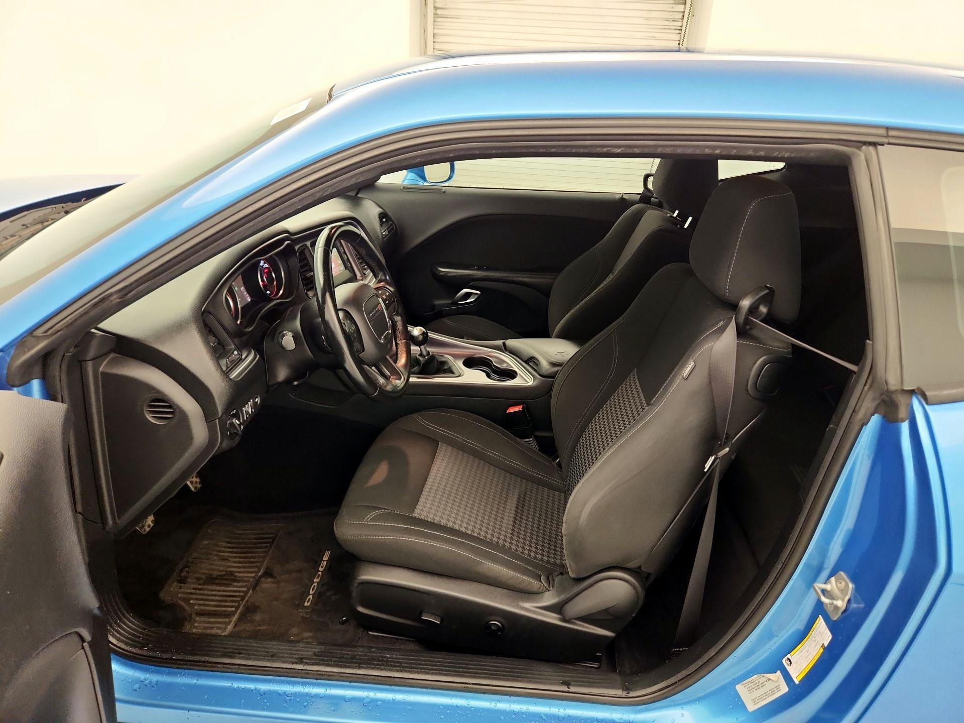 Thumbnail: 2016 Dodge Challenger - 11