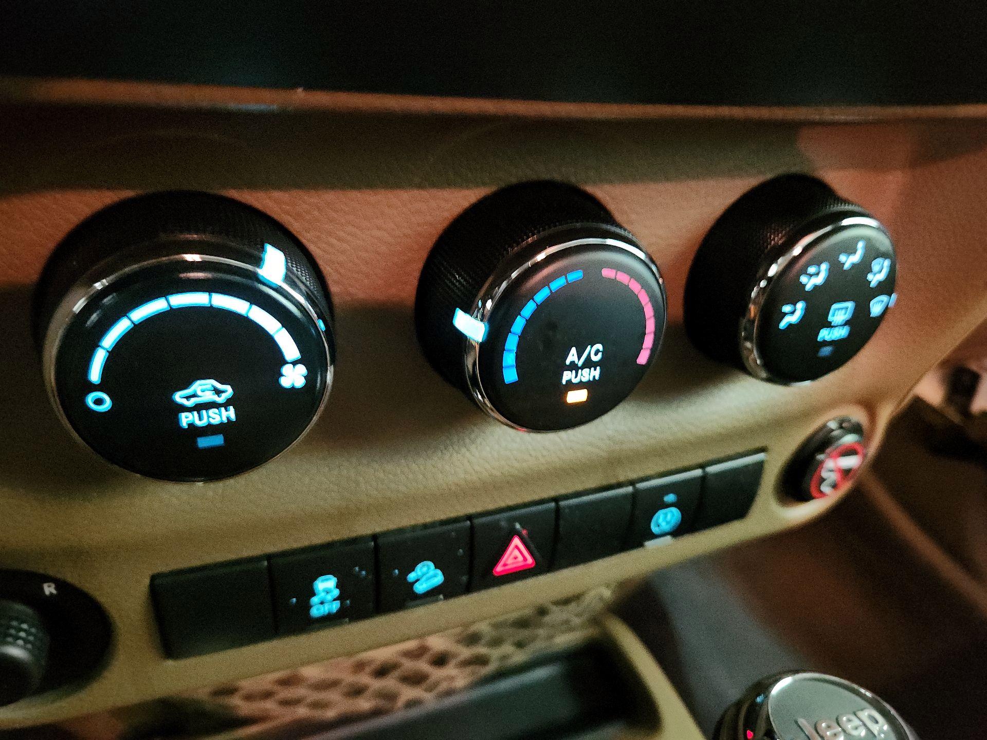 Thumbnail: 2018 Jeep Wrangler - 15