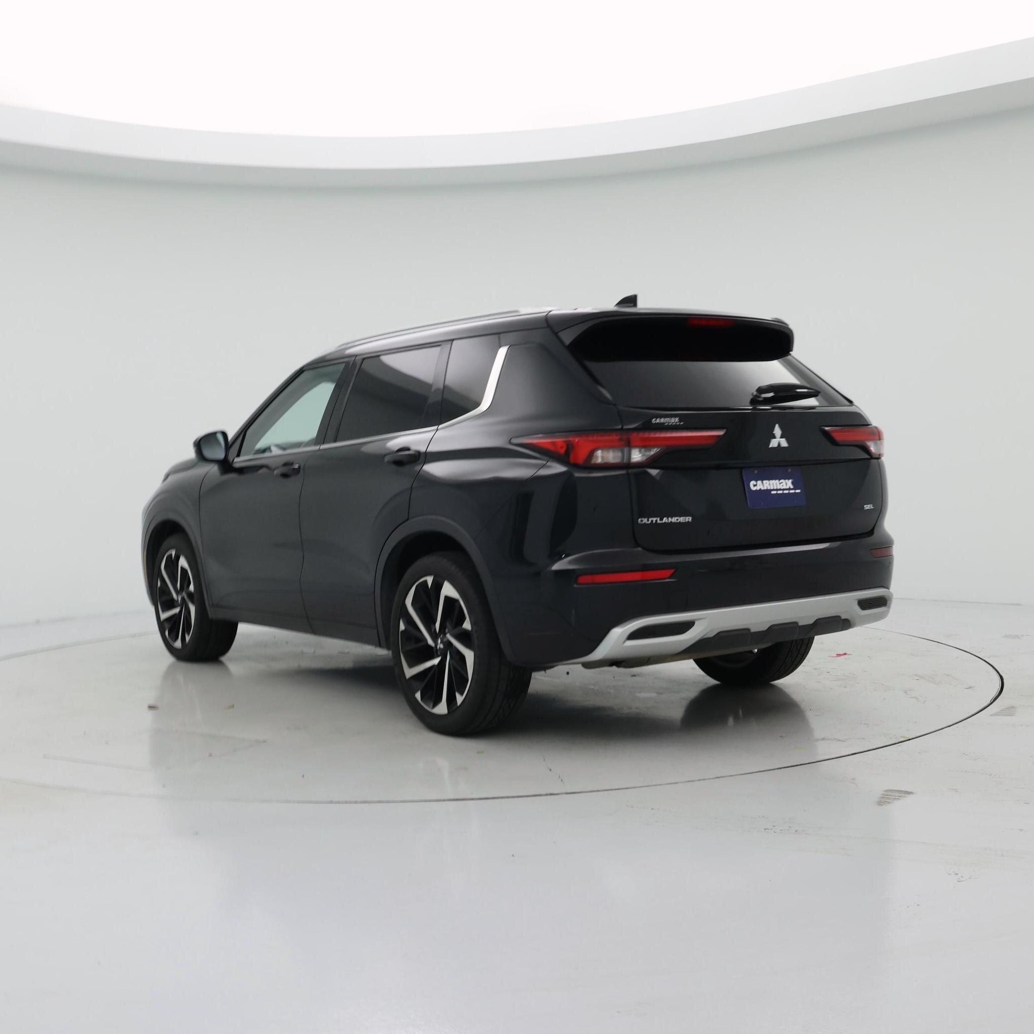 Thumbnail: 2023 Mitsubishi Outlander - 2