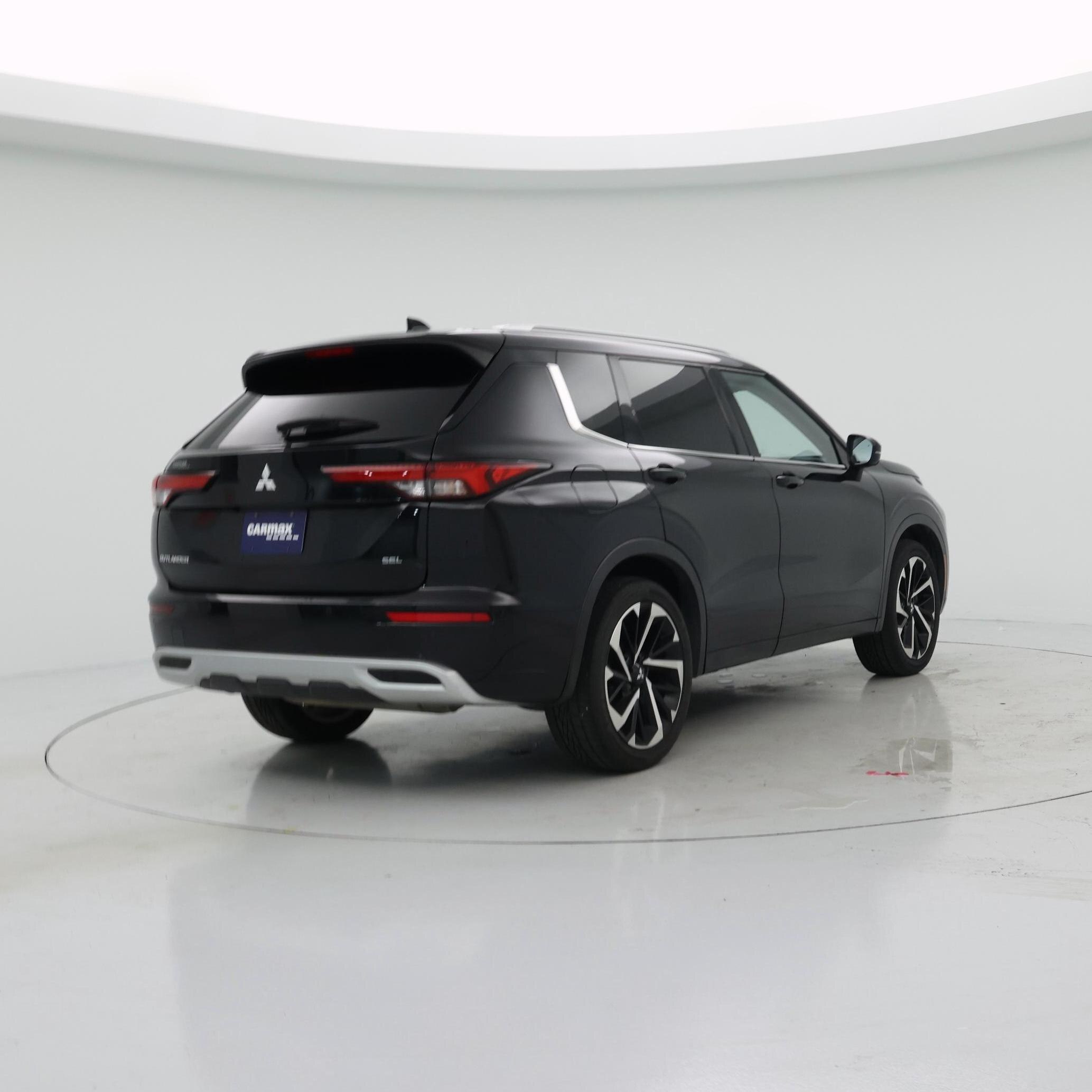 Thumbnail: 2023 Mitsubishi Outlander - 8