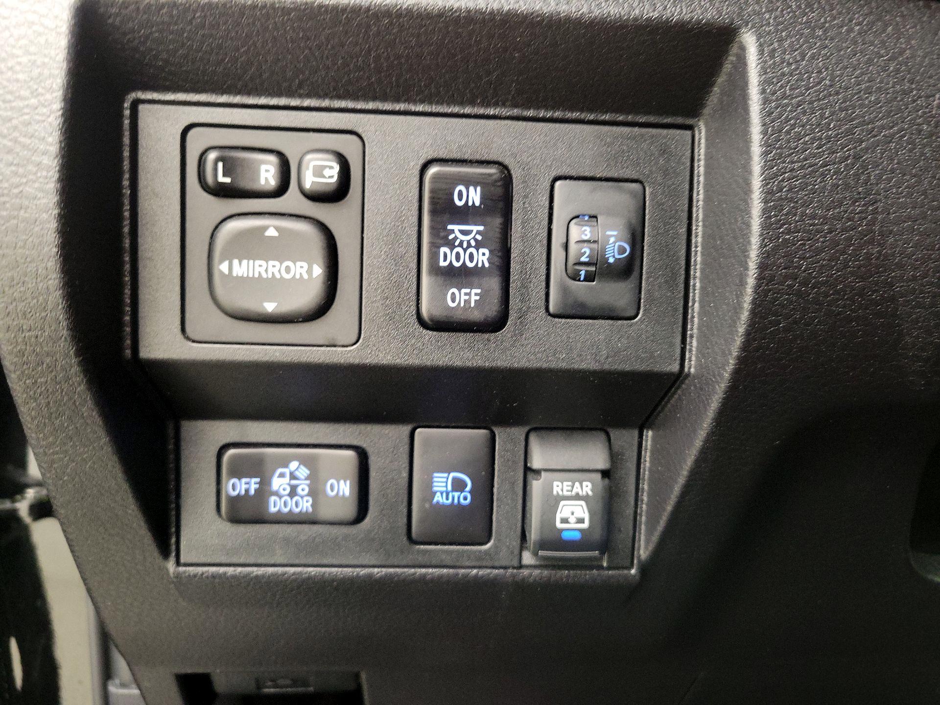 Thumbnail: 2021 Toyota Tundra - 13