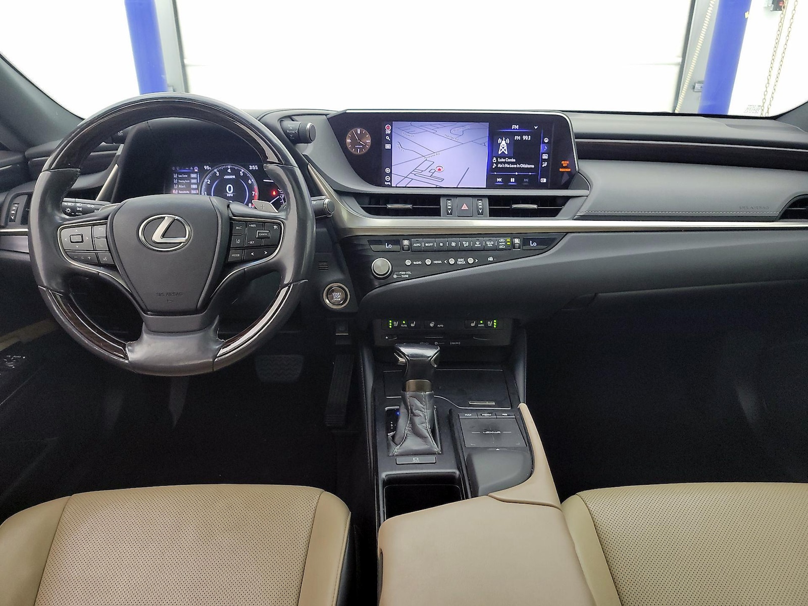 2021 Lexus ES 350 - Photo 10