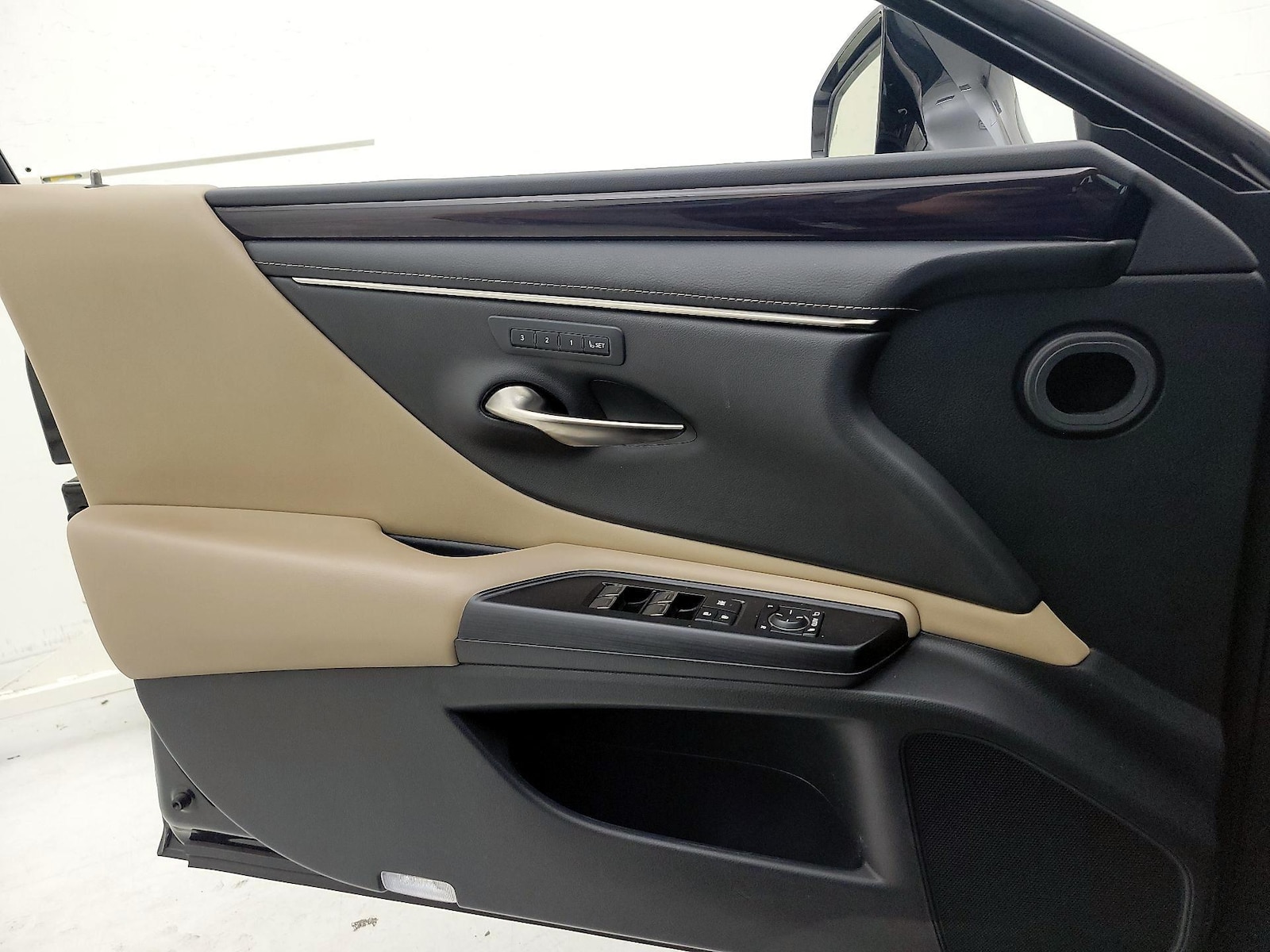 2021 Lexus ES 350 - Photo 13