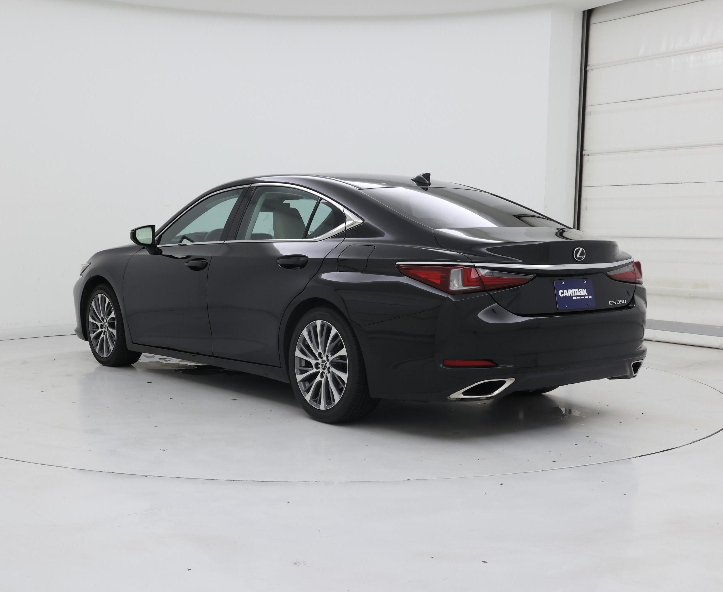 Thumbnail: 2021 Lexus ES - 2