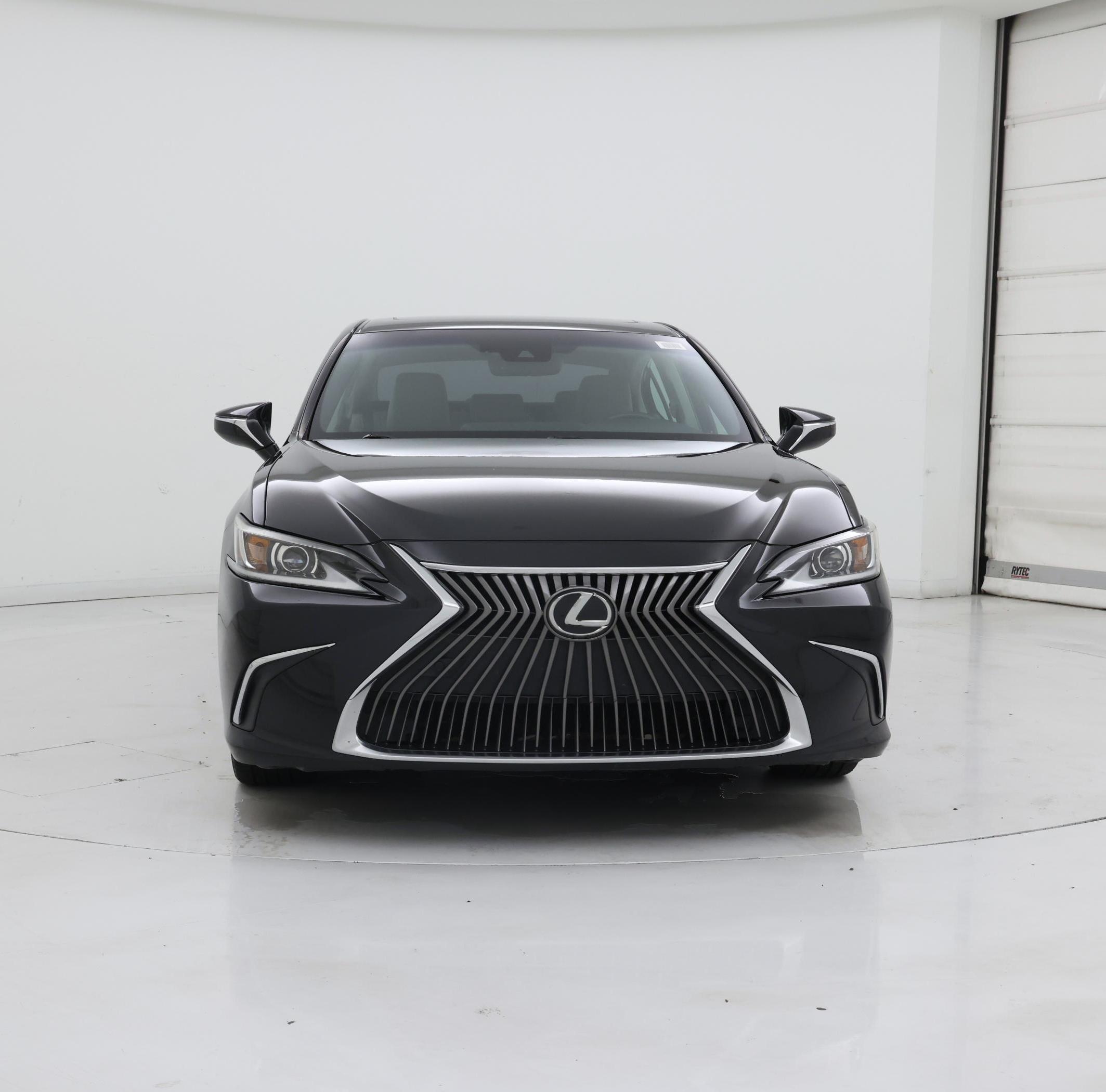 Thumbnail: 2021 Lexus ES - 5