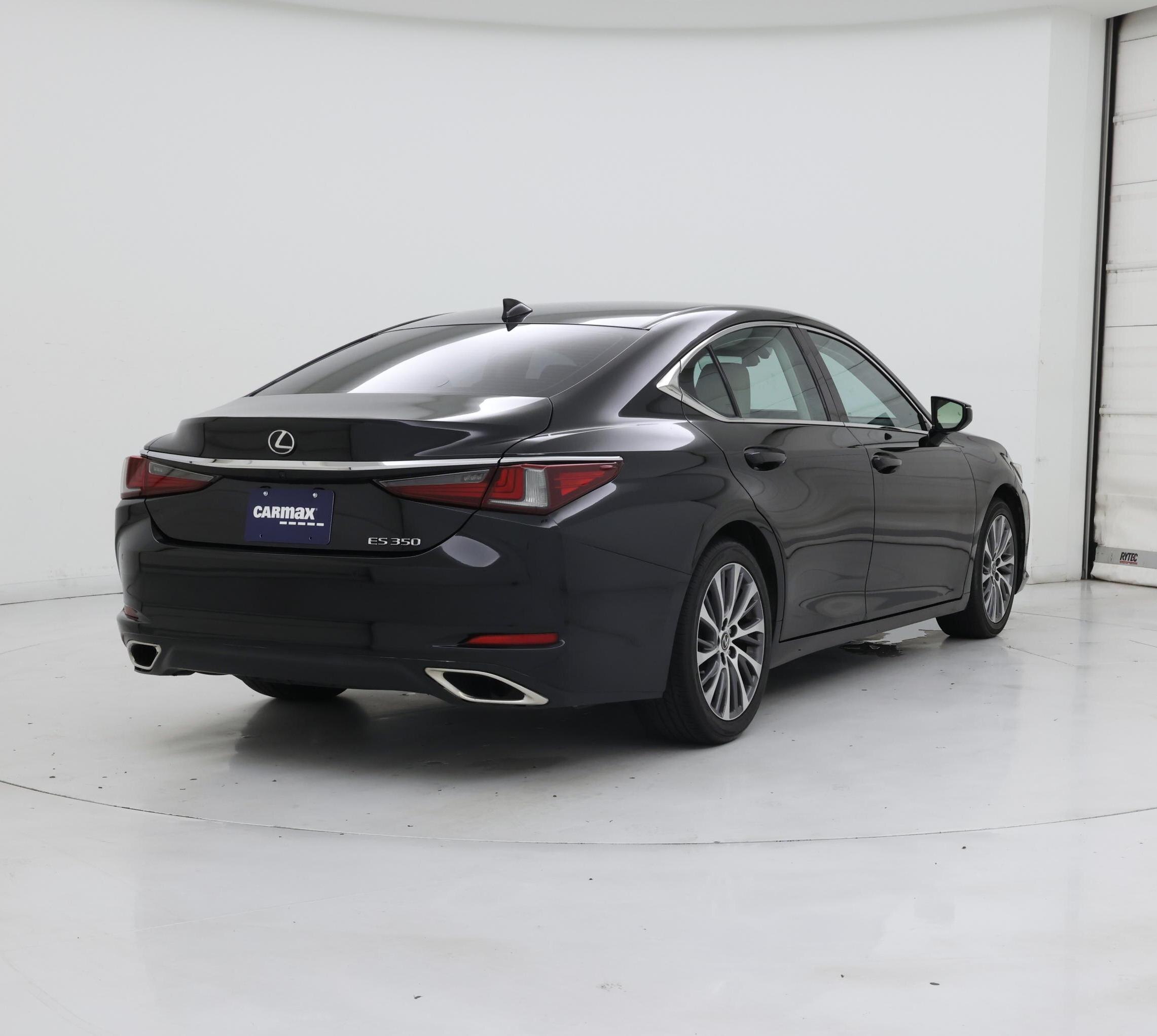 Thumbnail: 2021 Lexus ES - 8