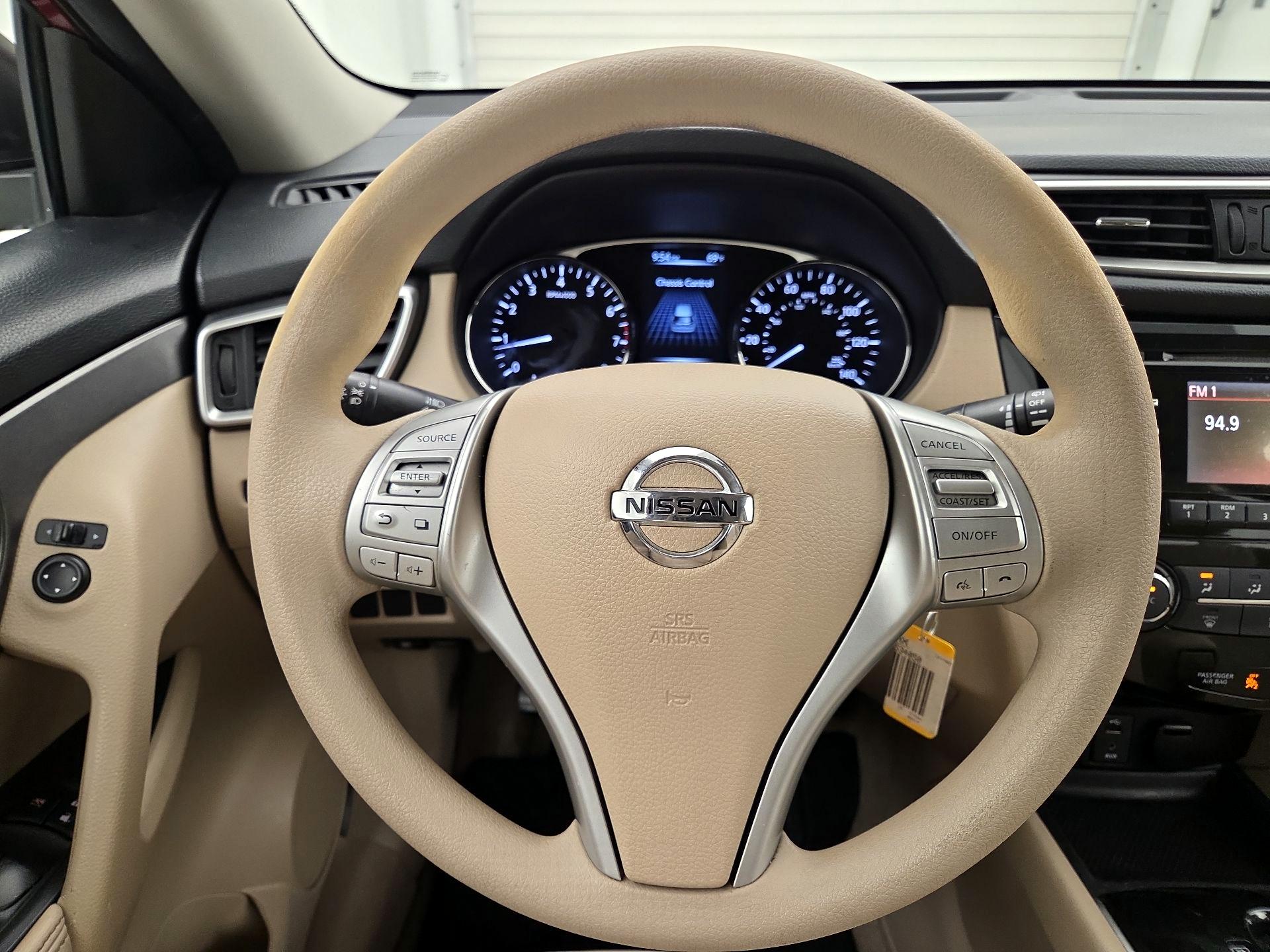 Thumbnail: 2015 Nissan Rogue - 10