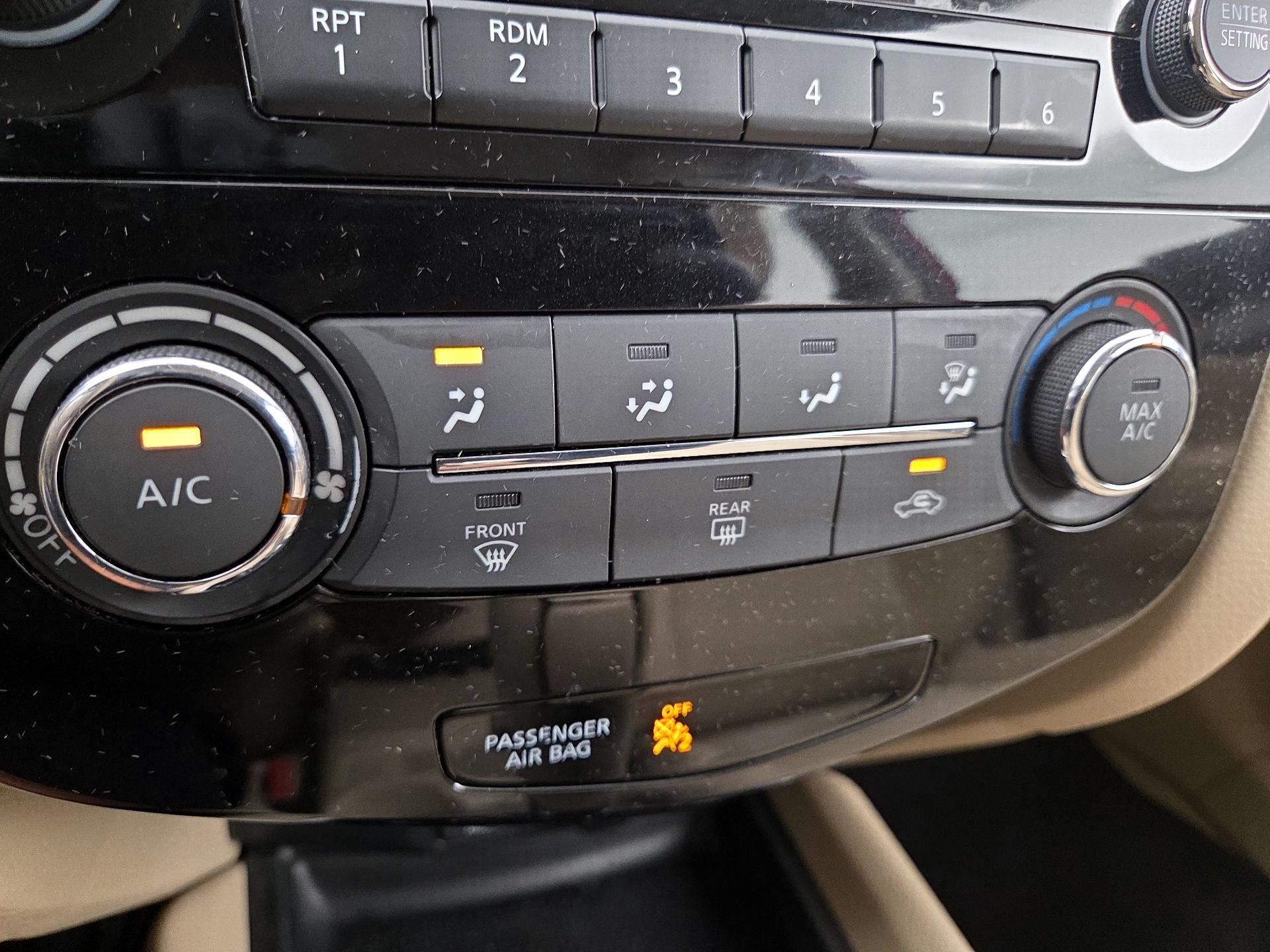 Thumbnail: 2015 Nissan Rogue - 16