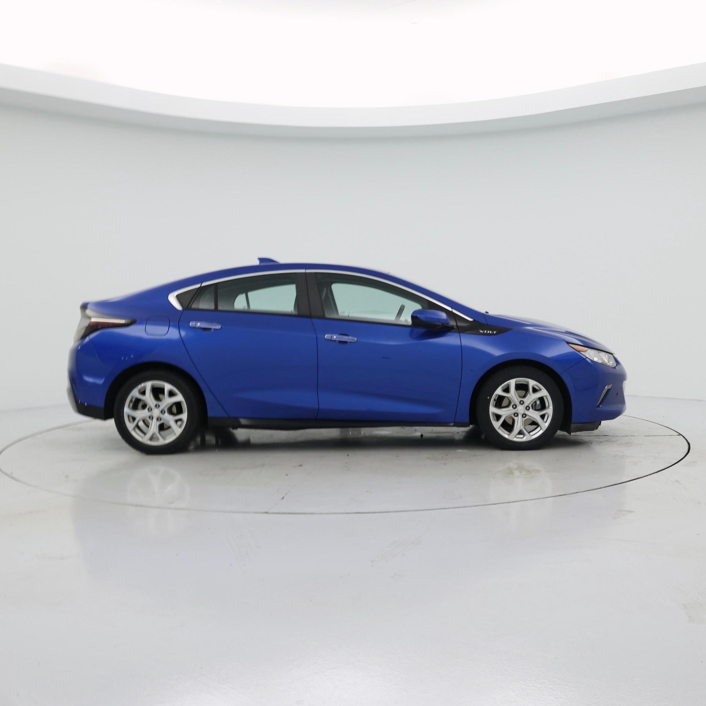 Thumbnail: 2017 Chevrolet Volt - 7