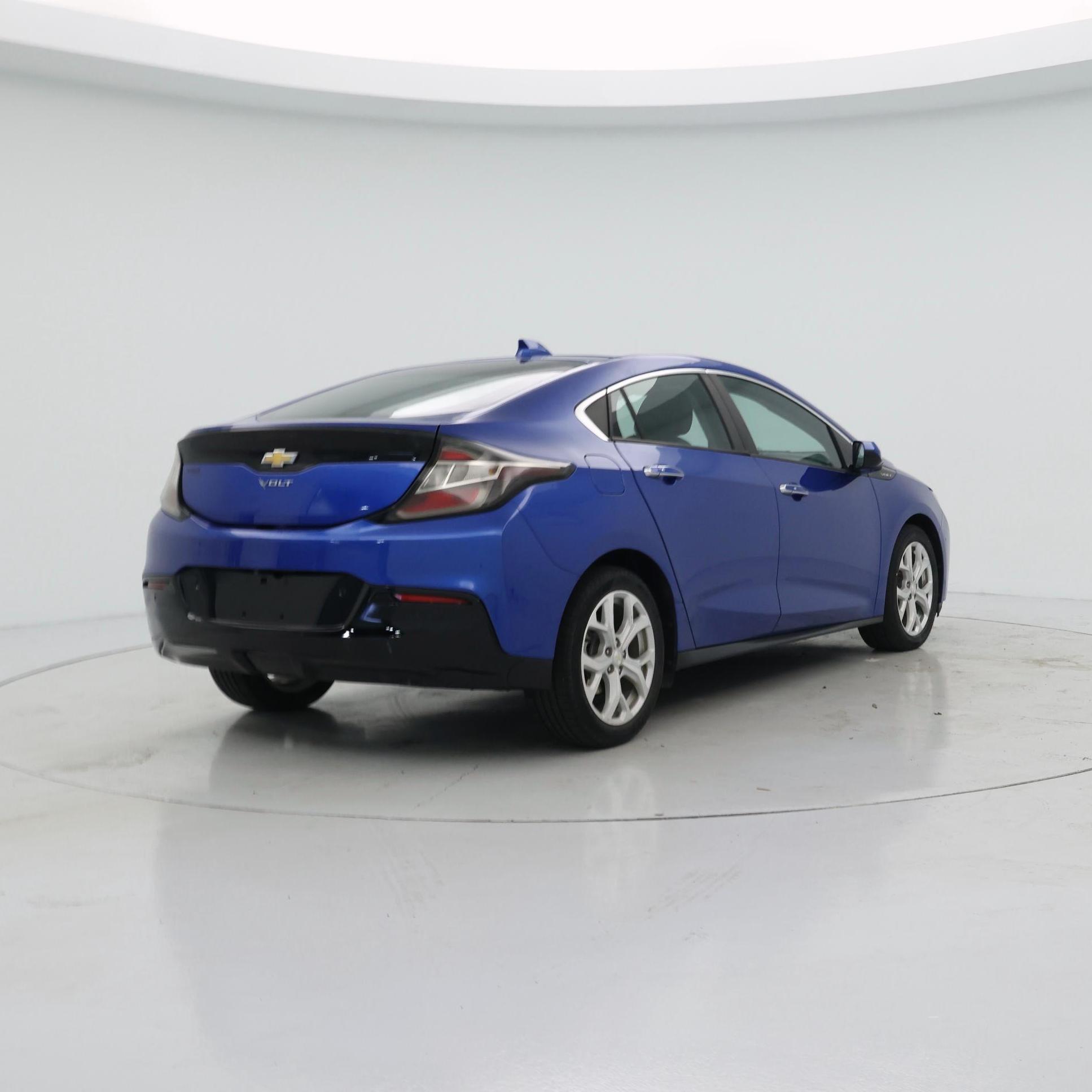 Thumbnail: 2017 Chevrolet Volt - 8