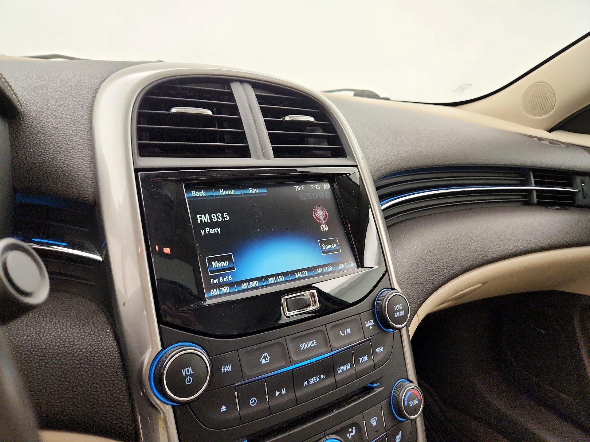 Thumbnail: 2015 Chevrolet Malibu - 15