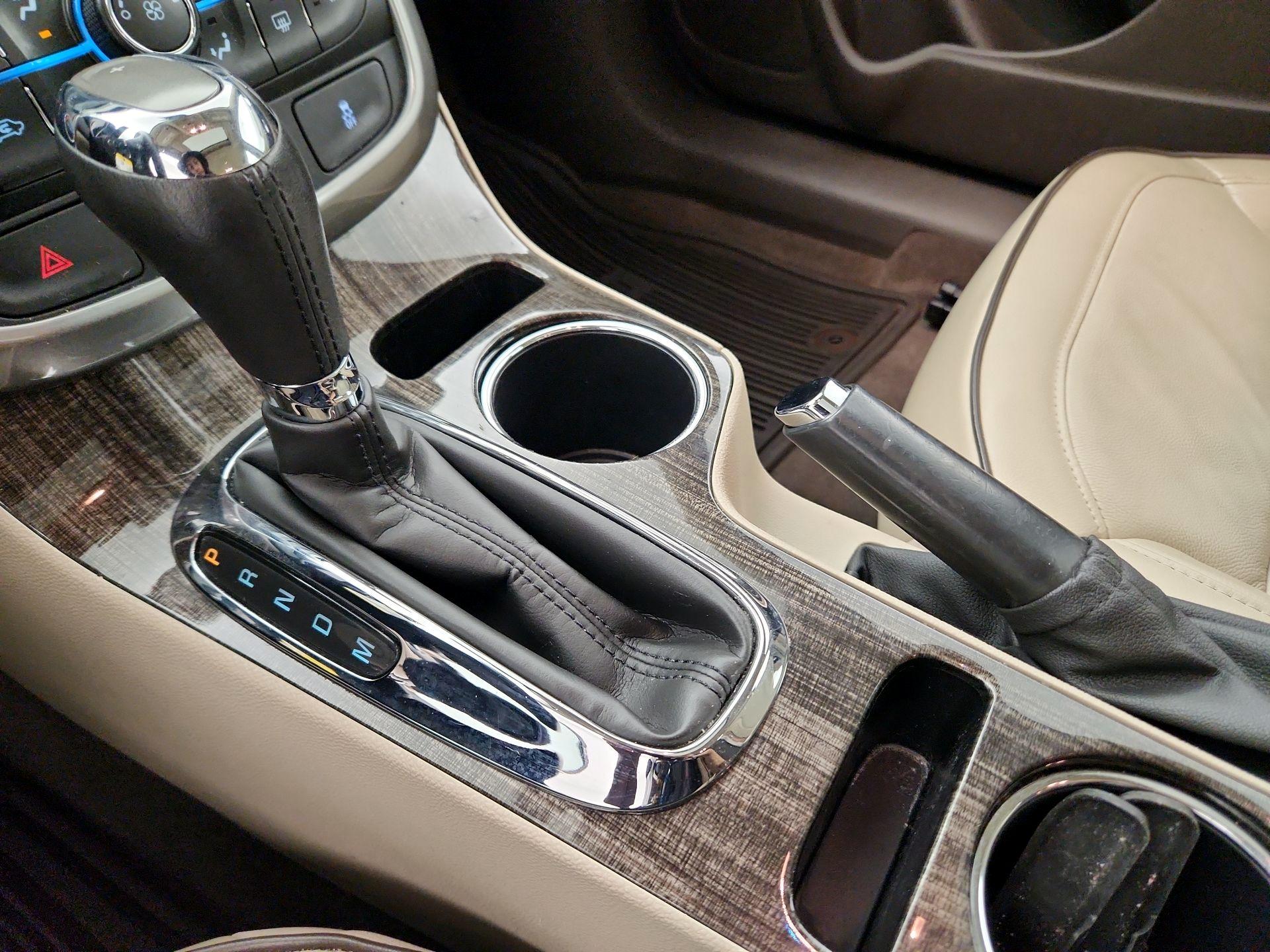 Thumbnail: 2015 Chevrolet Malibu - 17