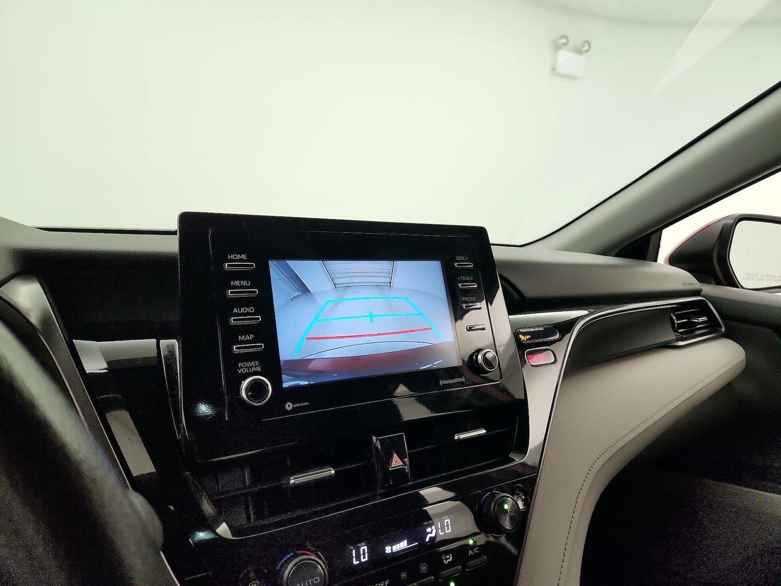 2022 Toyota Camry LE - Photo 15