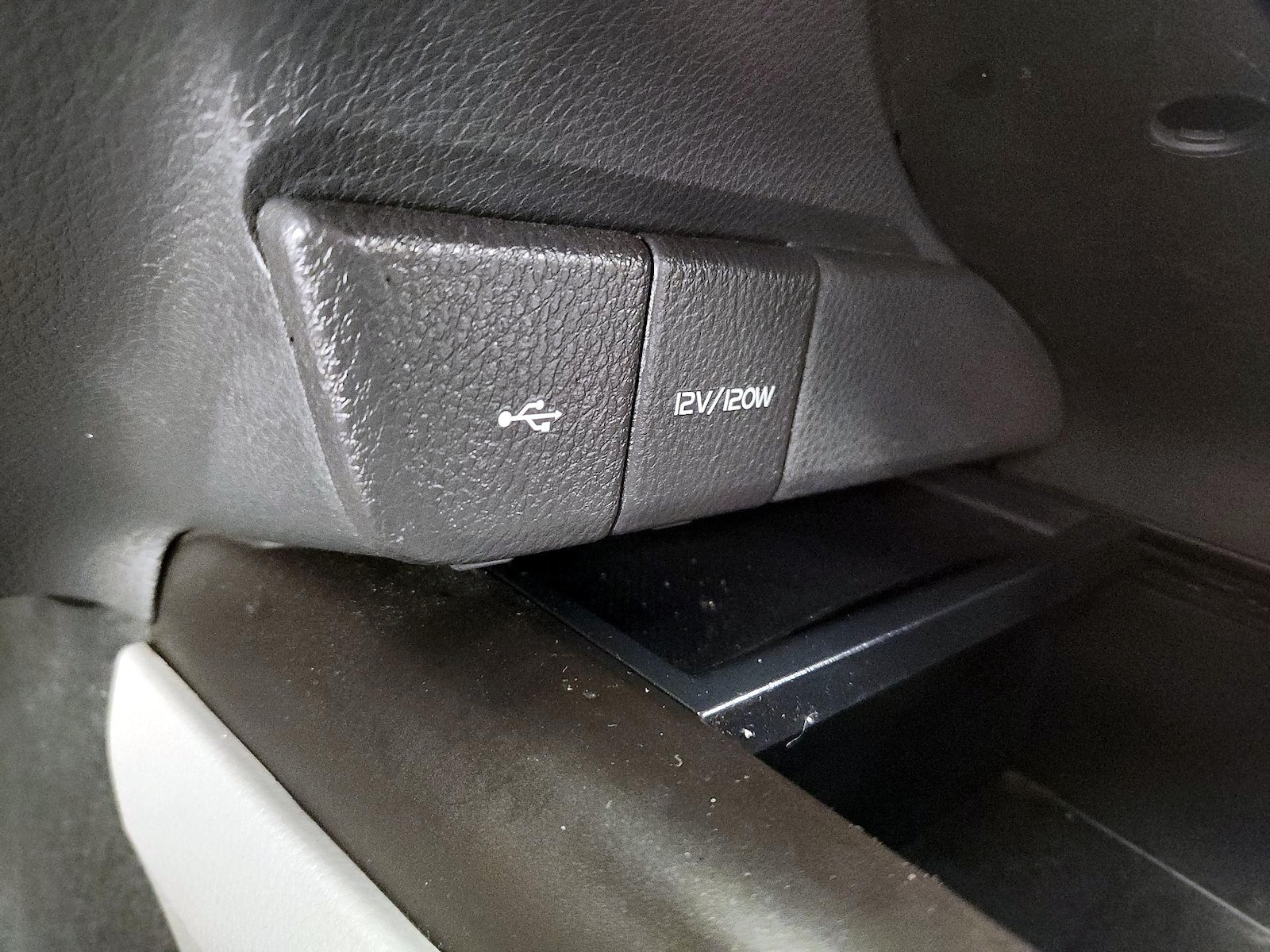 2022 Toyota Camry LE - Photo 19