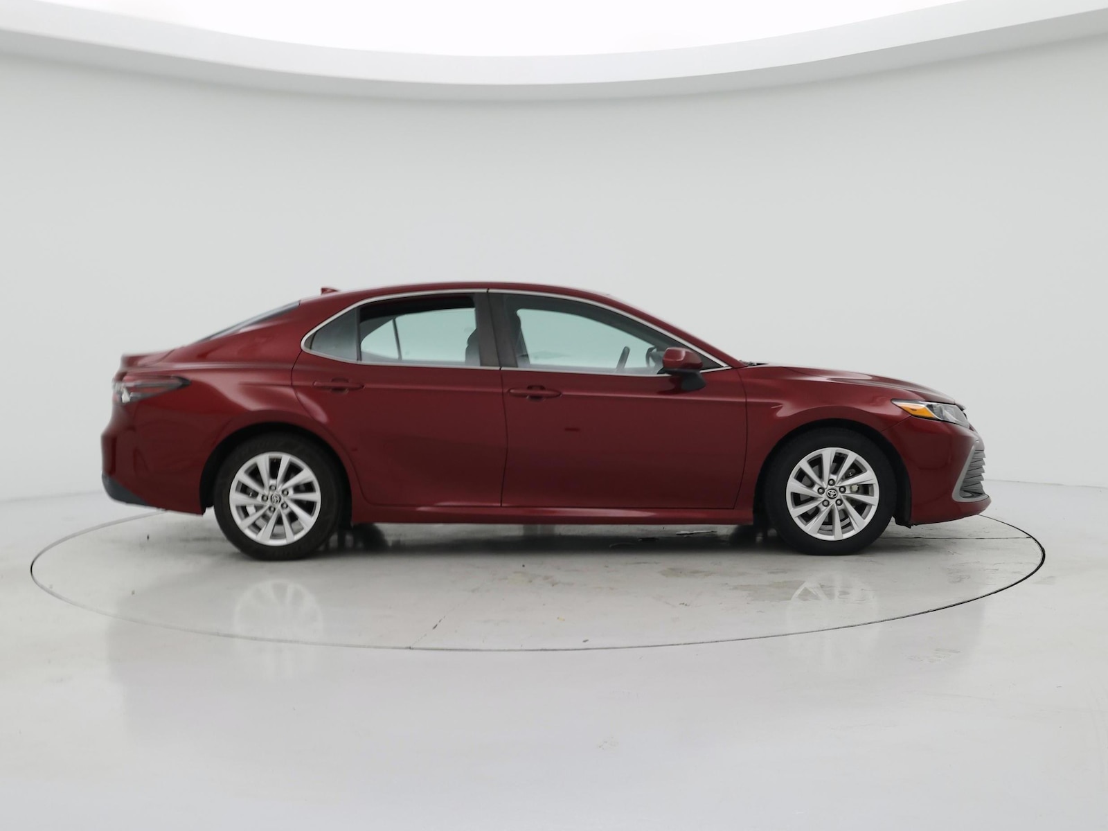 2022 Toyota Camry LE - Photo 8