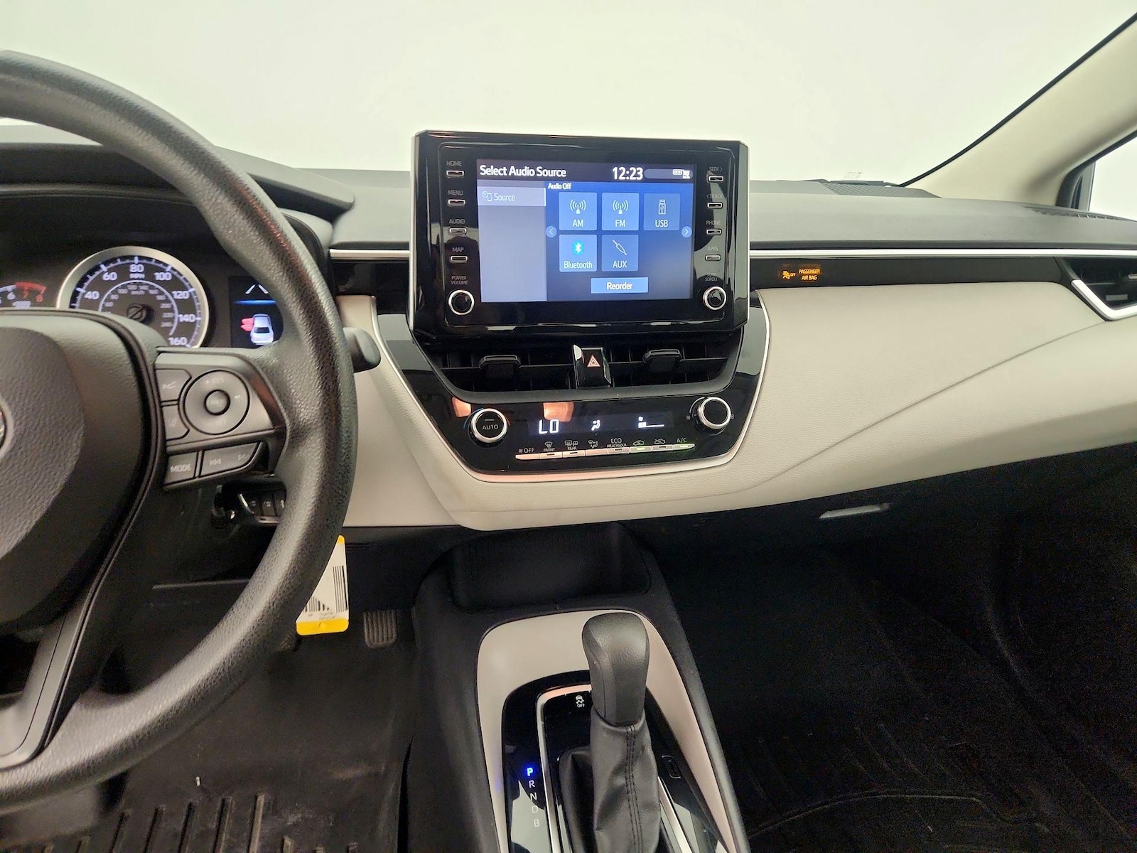2020 Toyota Corolla LE - Photo 10