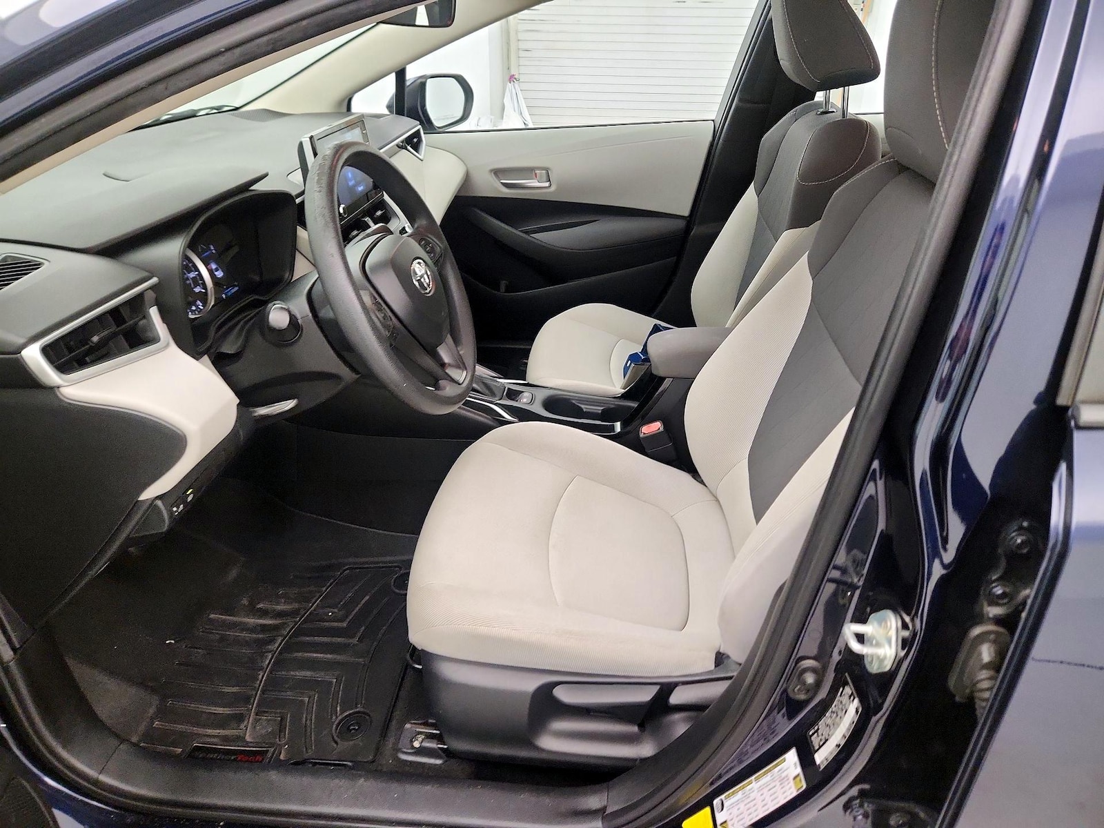 2020 Toyota Corolla LE - Photo 12
