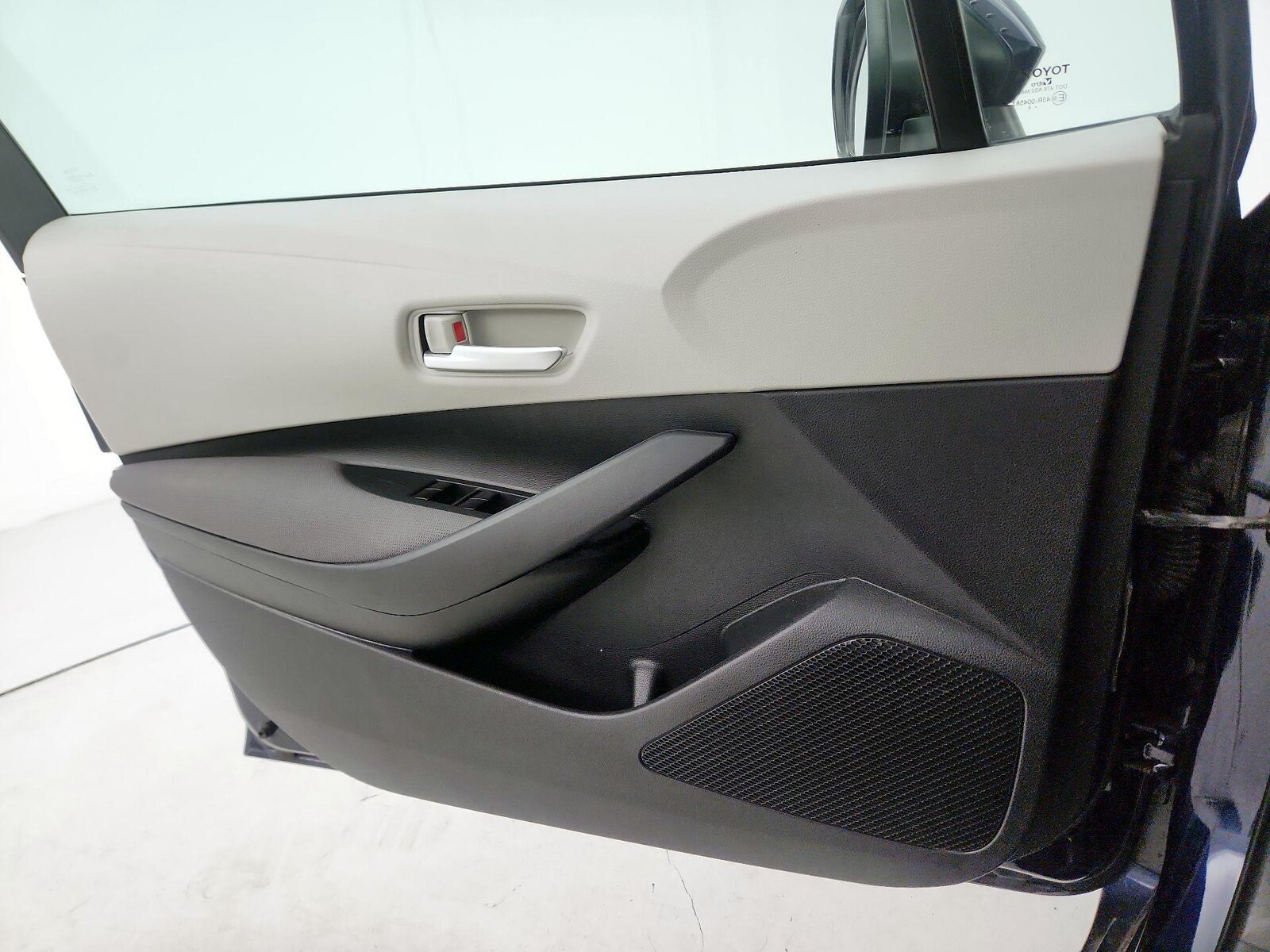 2020 Toyota Corolla LE - Photo 13