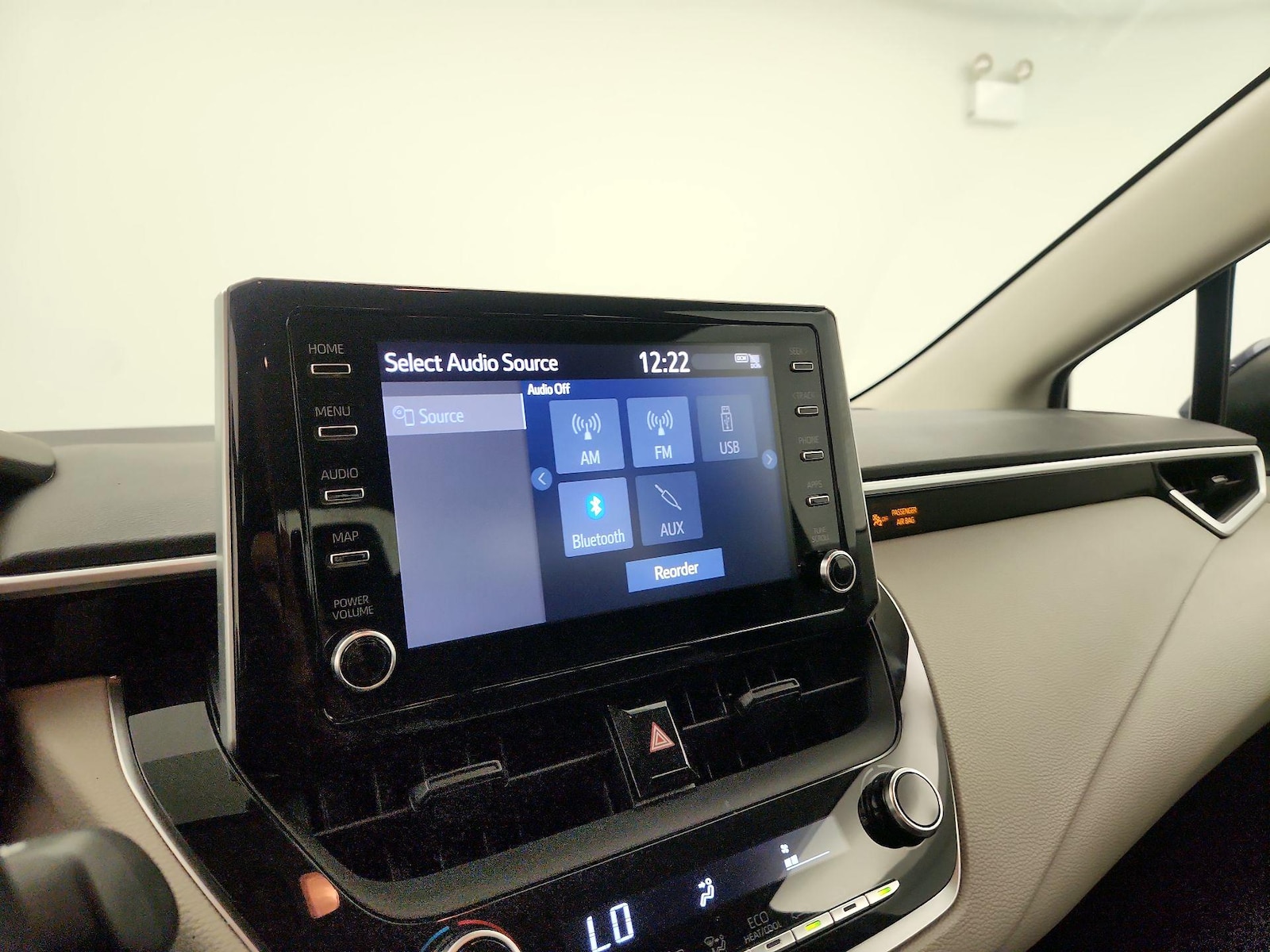 2020 Toyota Corolla LE - Photo 16