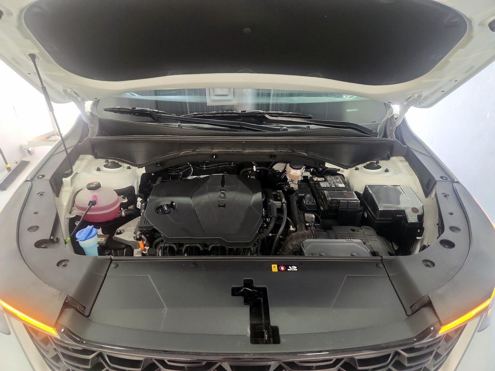 2025 Kia Sorento LX - Photo 25