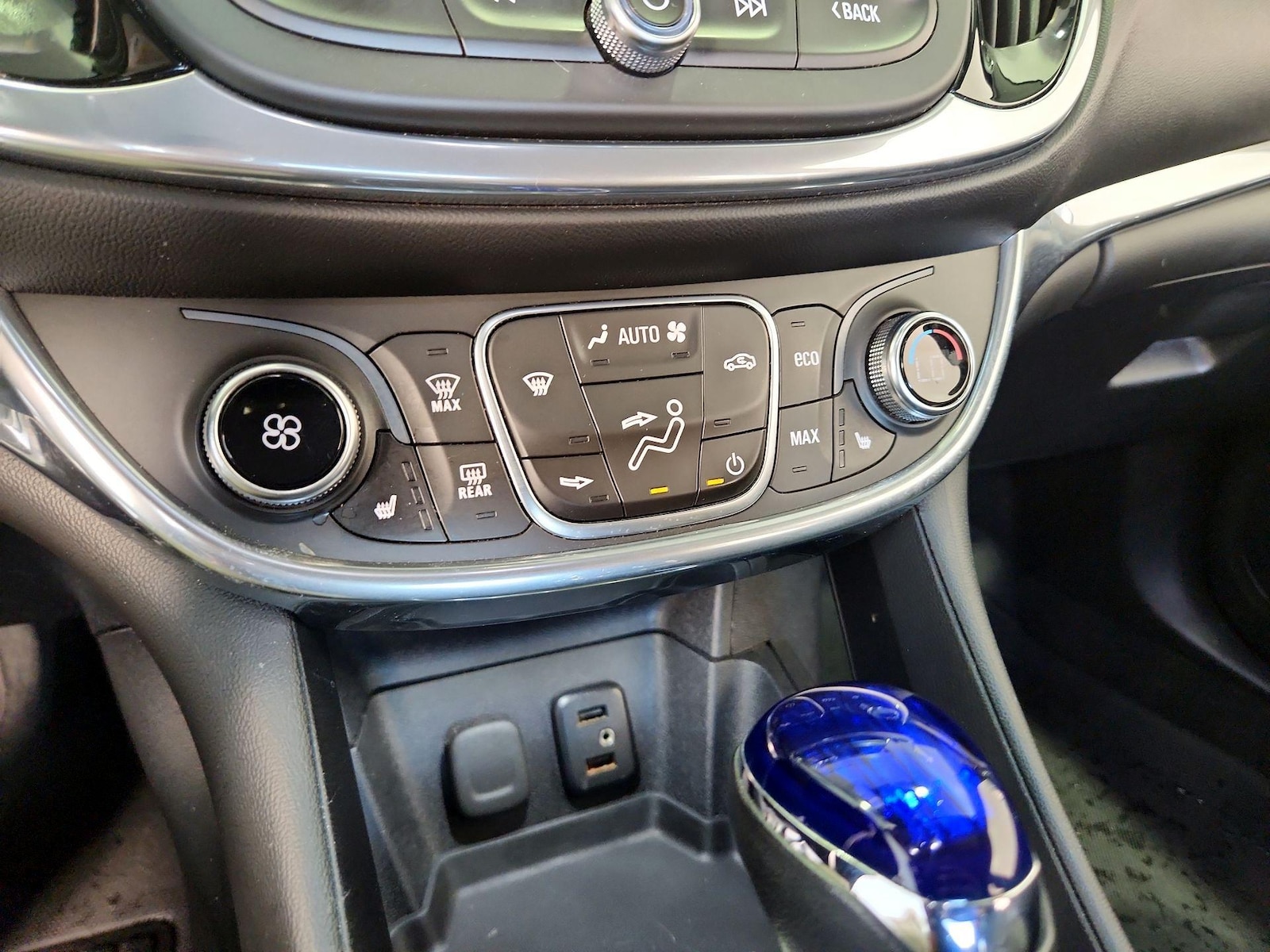 2017 Chevrolet Volt Premier - Photo 17