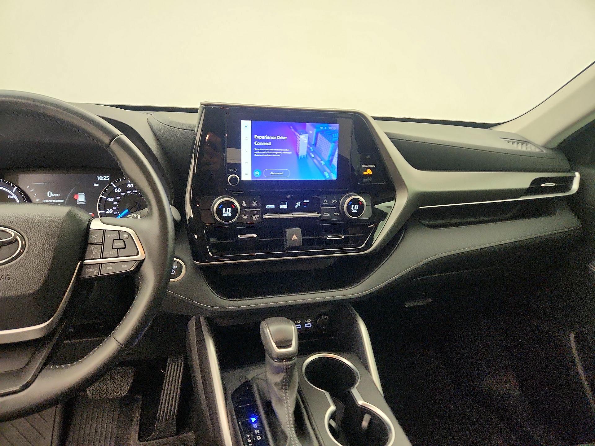 Thumbnail: 2024 Toyota Highlander - 9