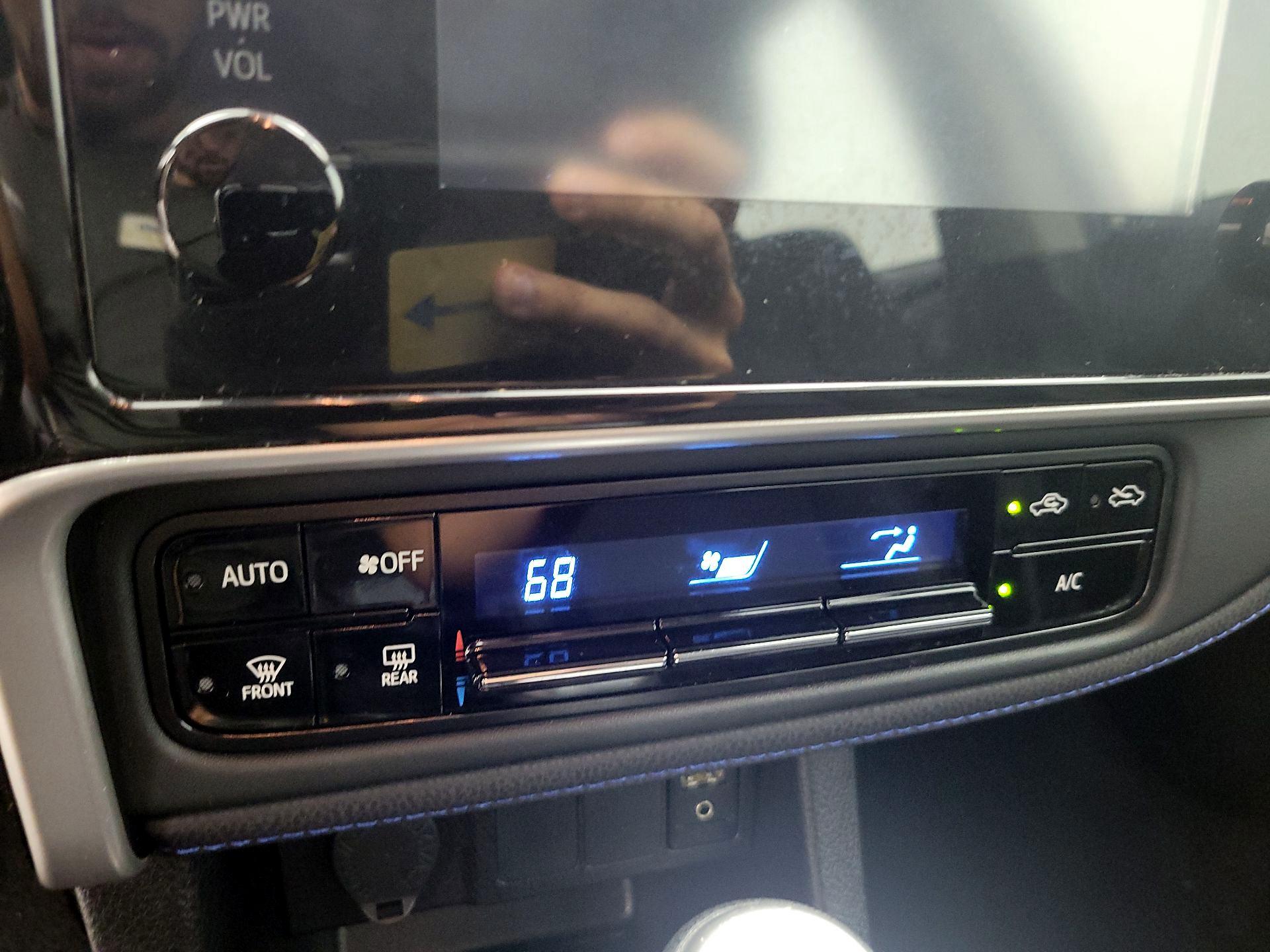Thumbnail: 2019 Toyota Corolla - 16