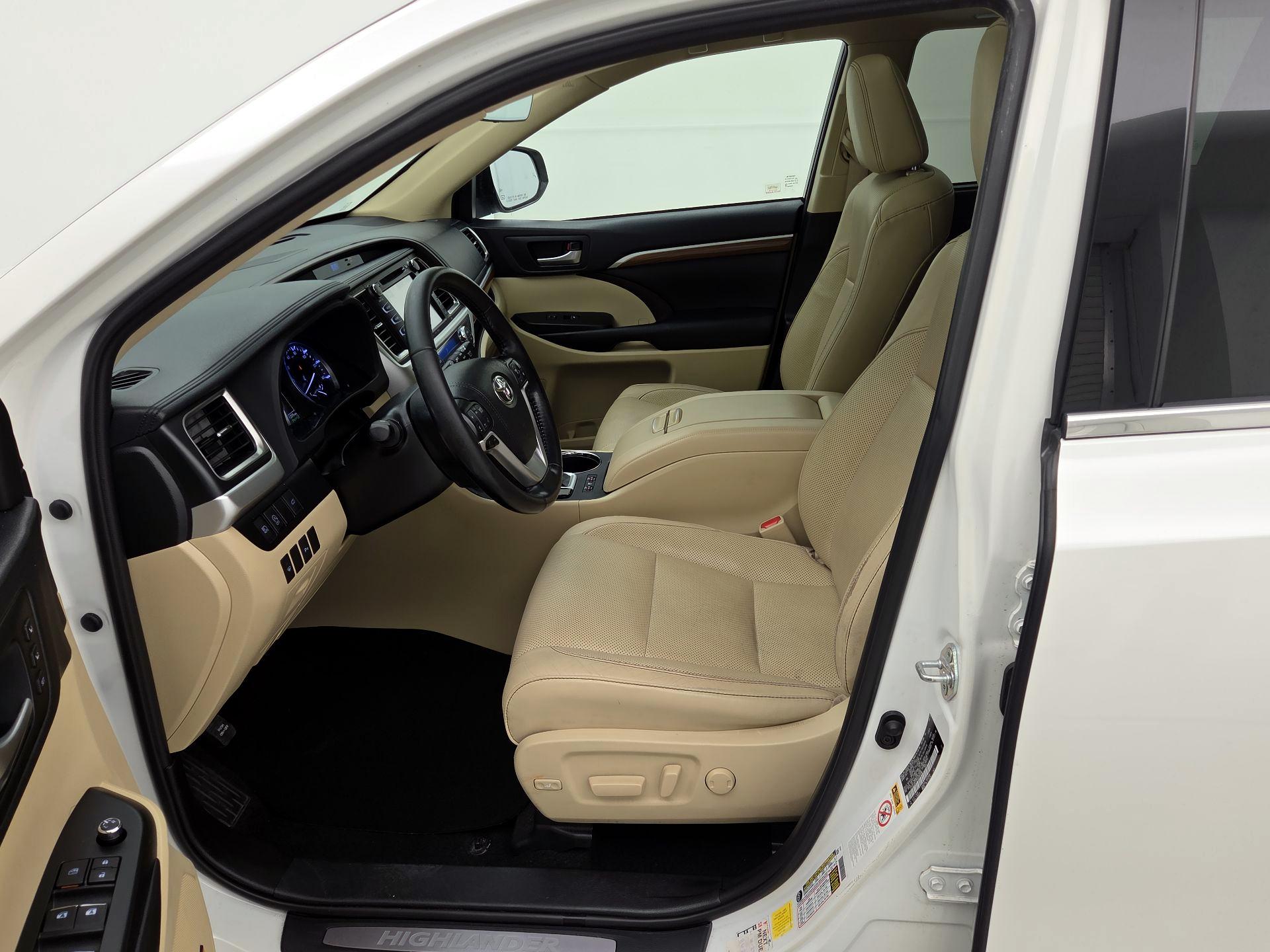 Thumbnail: 2019 Toyota Highlander - 11