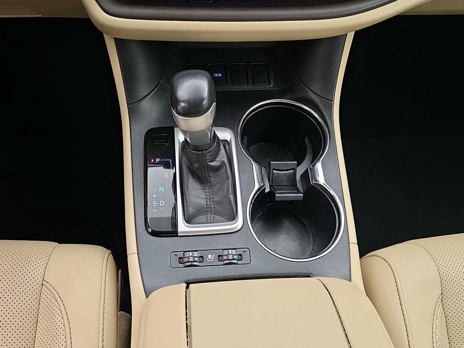 Thumbnail: 2019 Toyota Highlander - 18