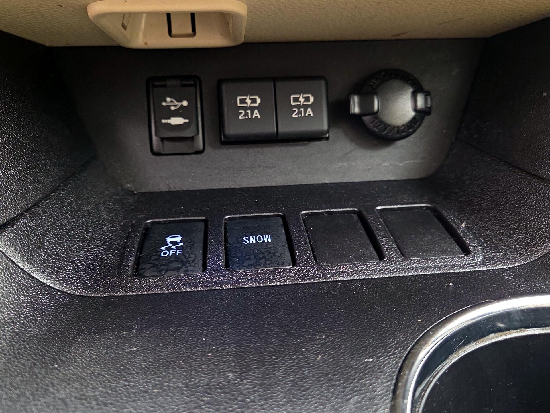 Thumbnail: 2019 Toyota Highlander - 19