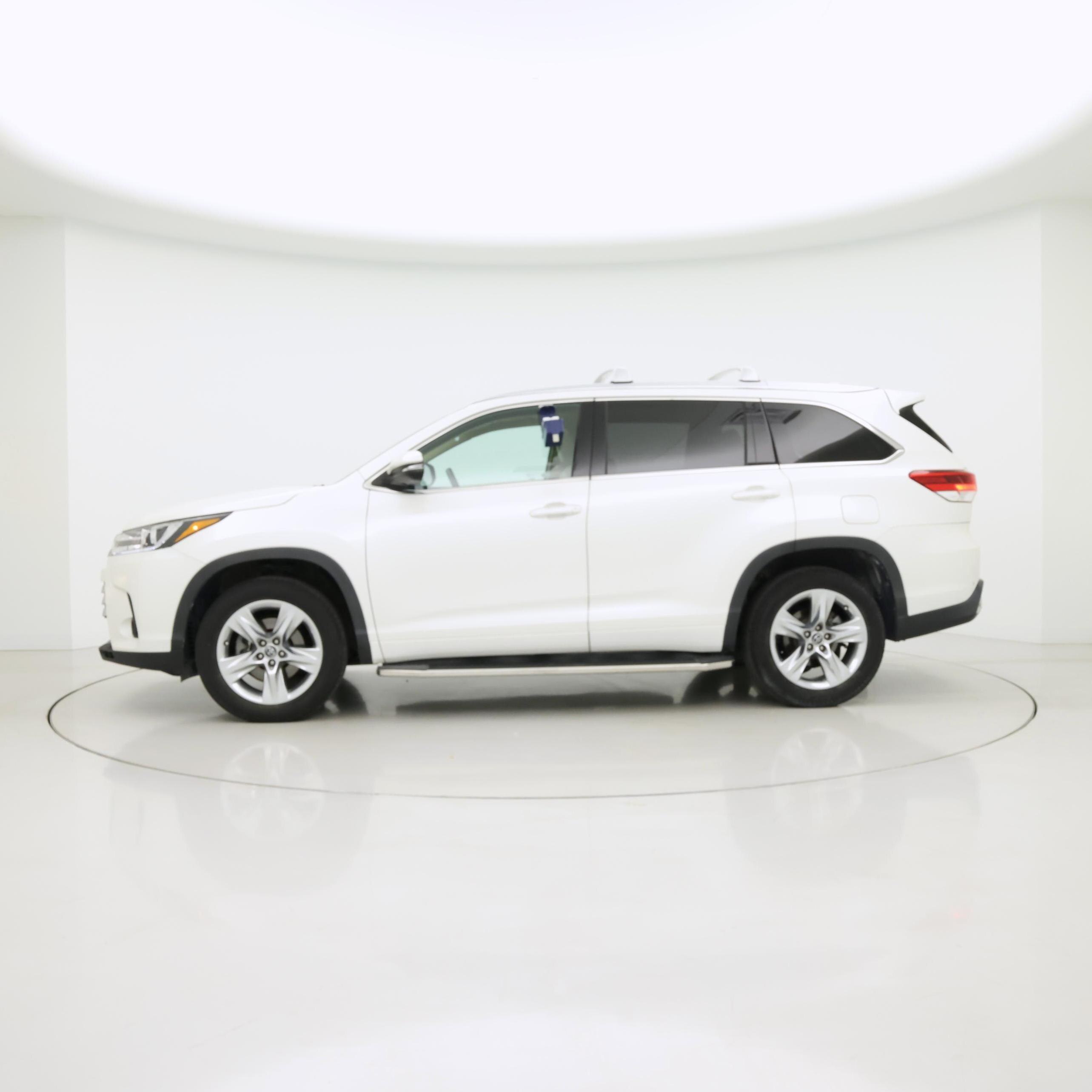 Thumbnail: 2019 Toyota Highlander - 3
