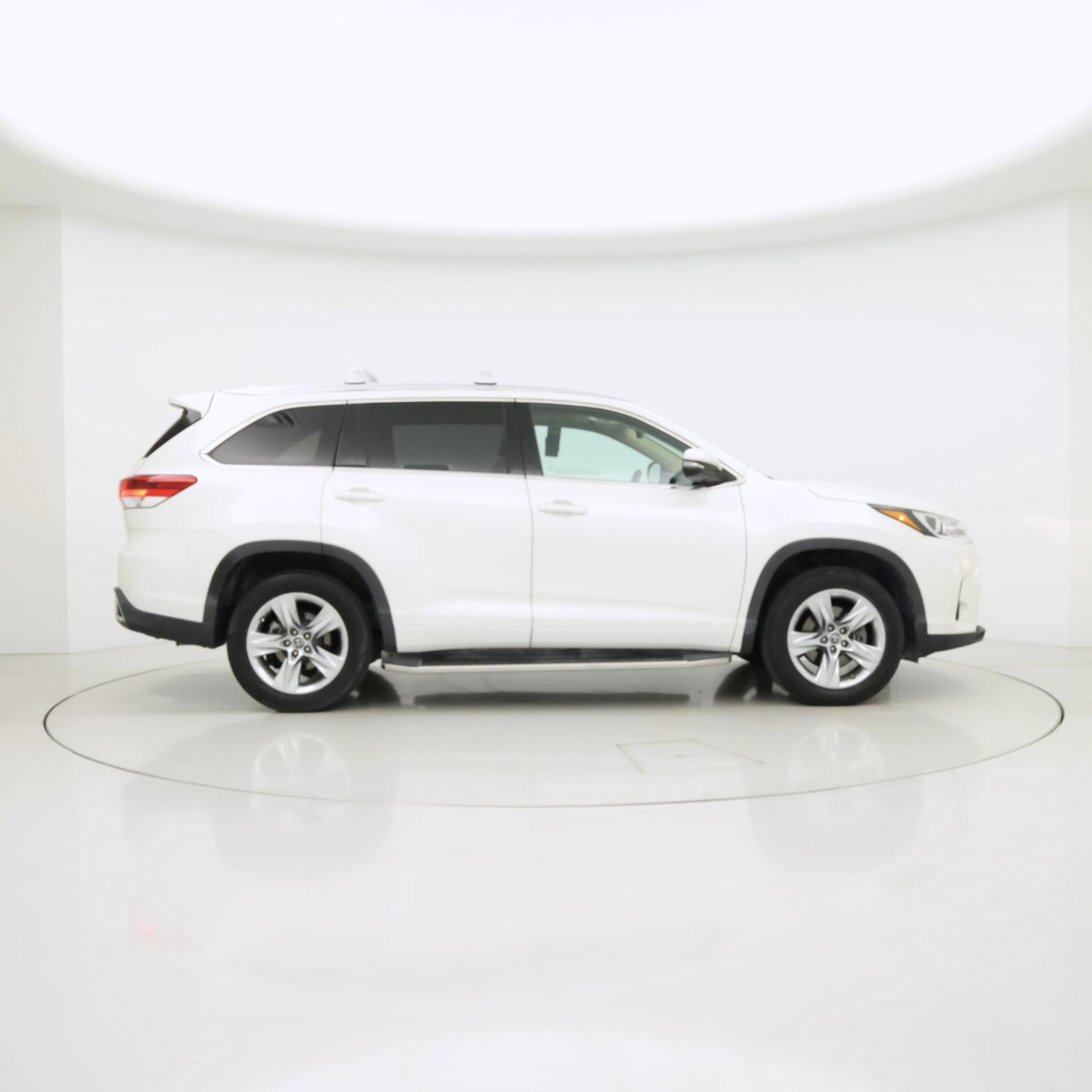 Thumbnail: 2019 Toyota Highlander - 7