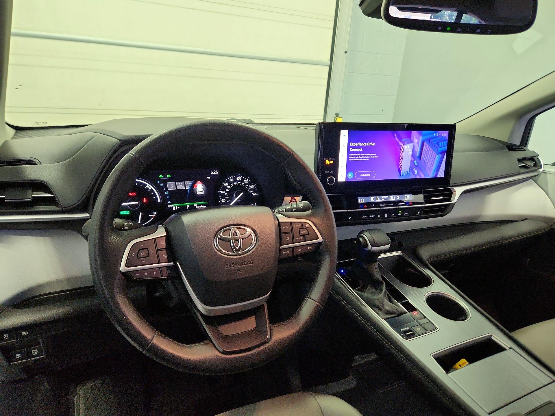Thumbnail: 2025 Toyota Sienna - 9