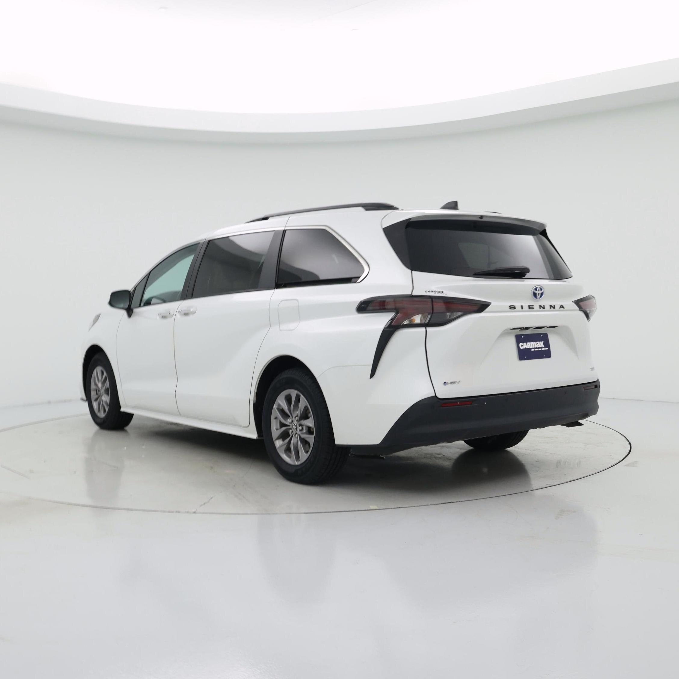 Thumbnail: 2025 Toyota Sienna - 2