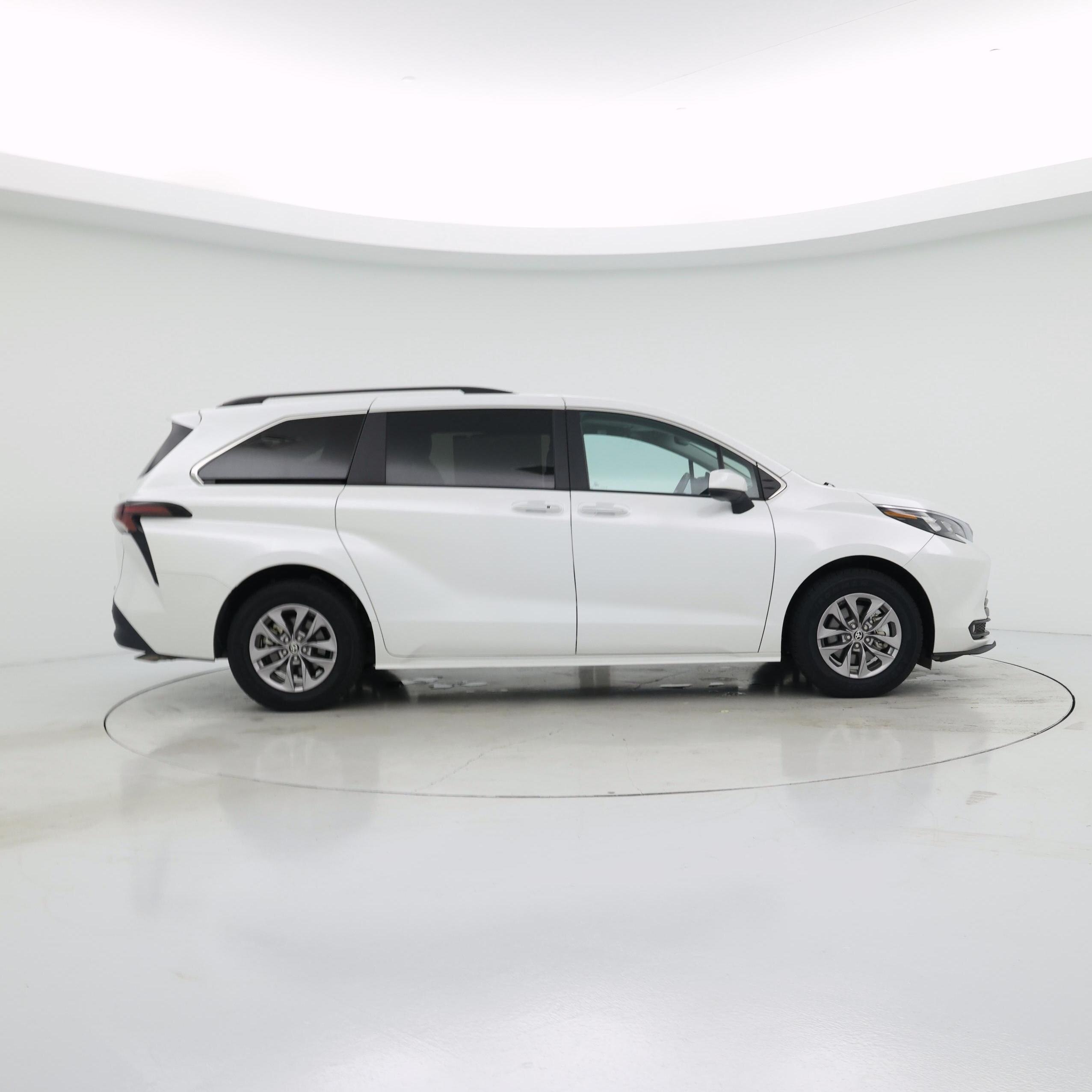 Thumbnail: 2025 Toyota Sienna - 7