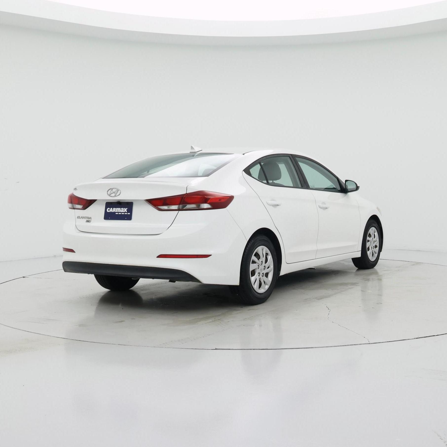 Thumbnail: 2017 Hyundai Elantra - 8