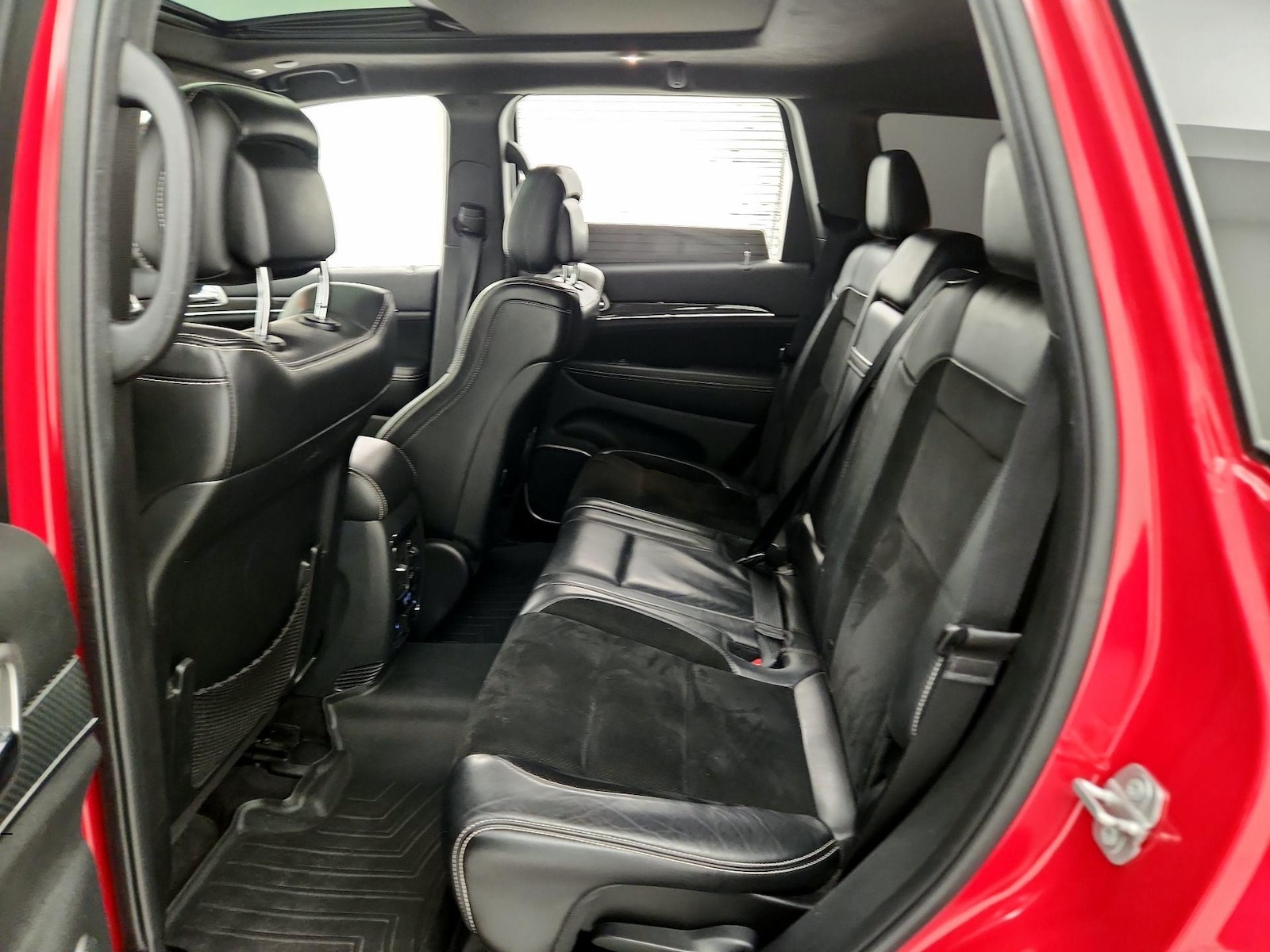 2017 Jeep Grand Cherokee SRT - Photo 22