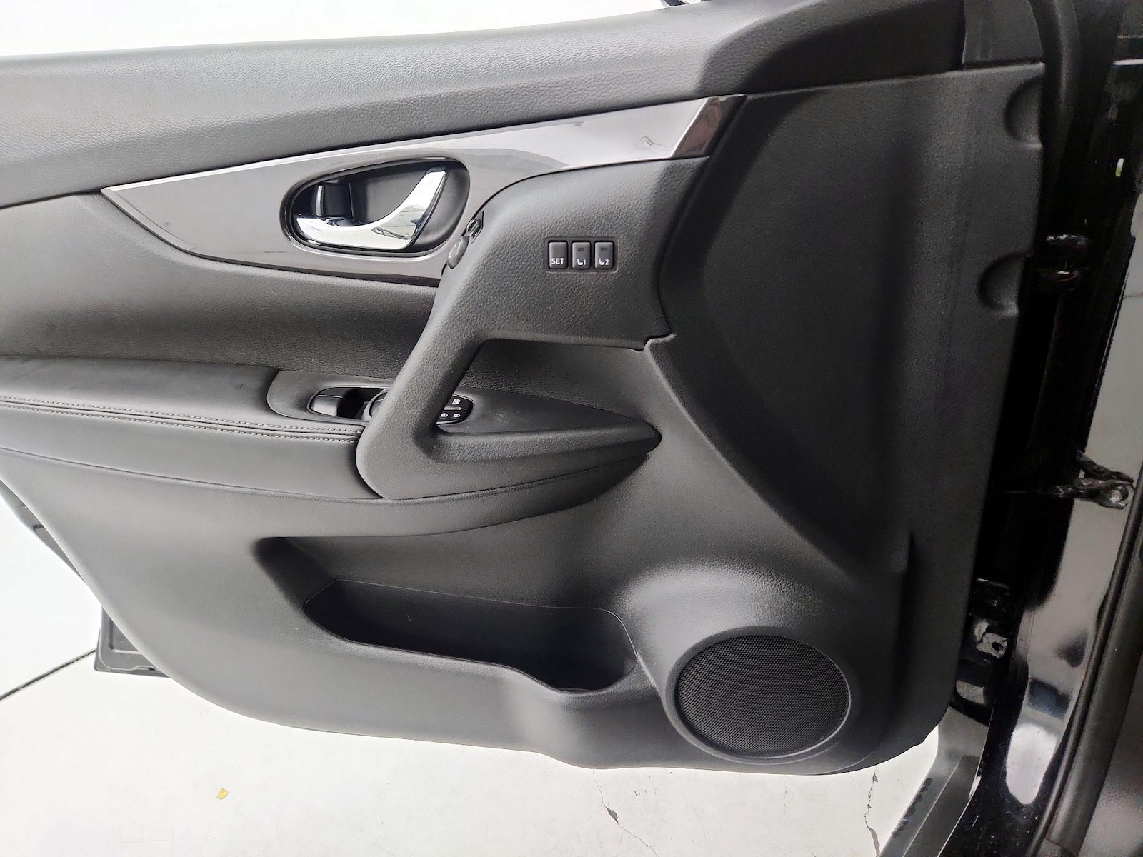 2020 Nissan Rogue SV - Photo 13