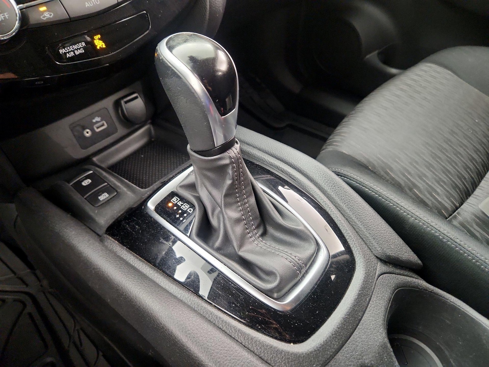 2020 Nissan Rogue SV - Photo 19
