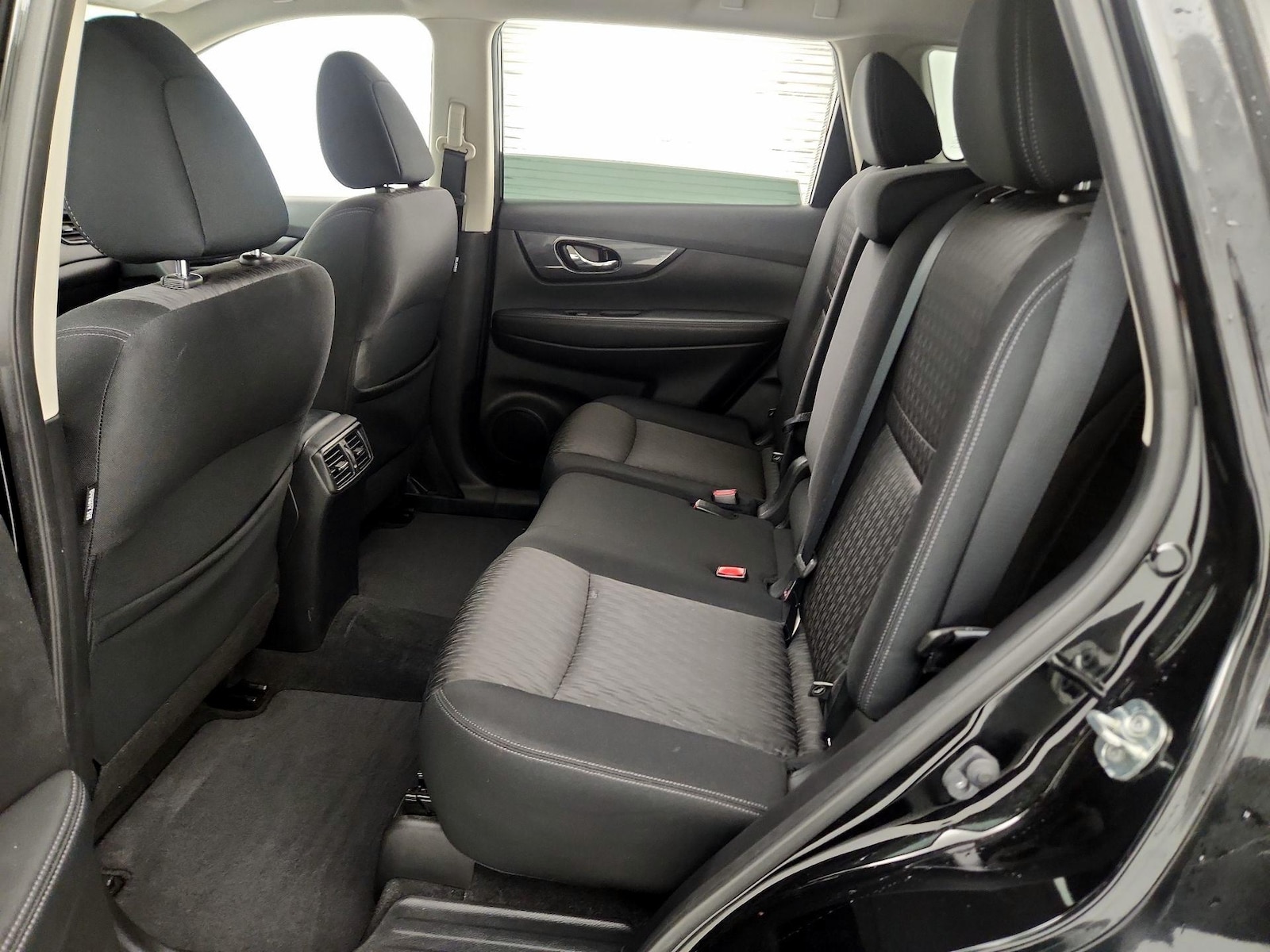 2020 Nissan Rogue SV - Photo 21