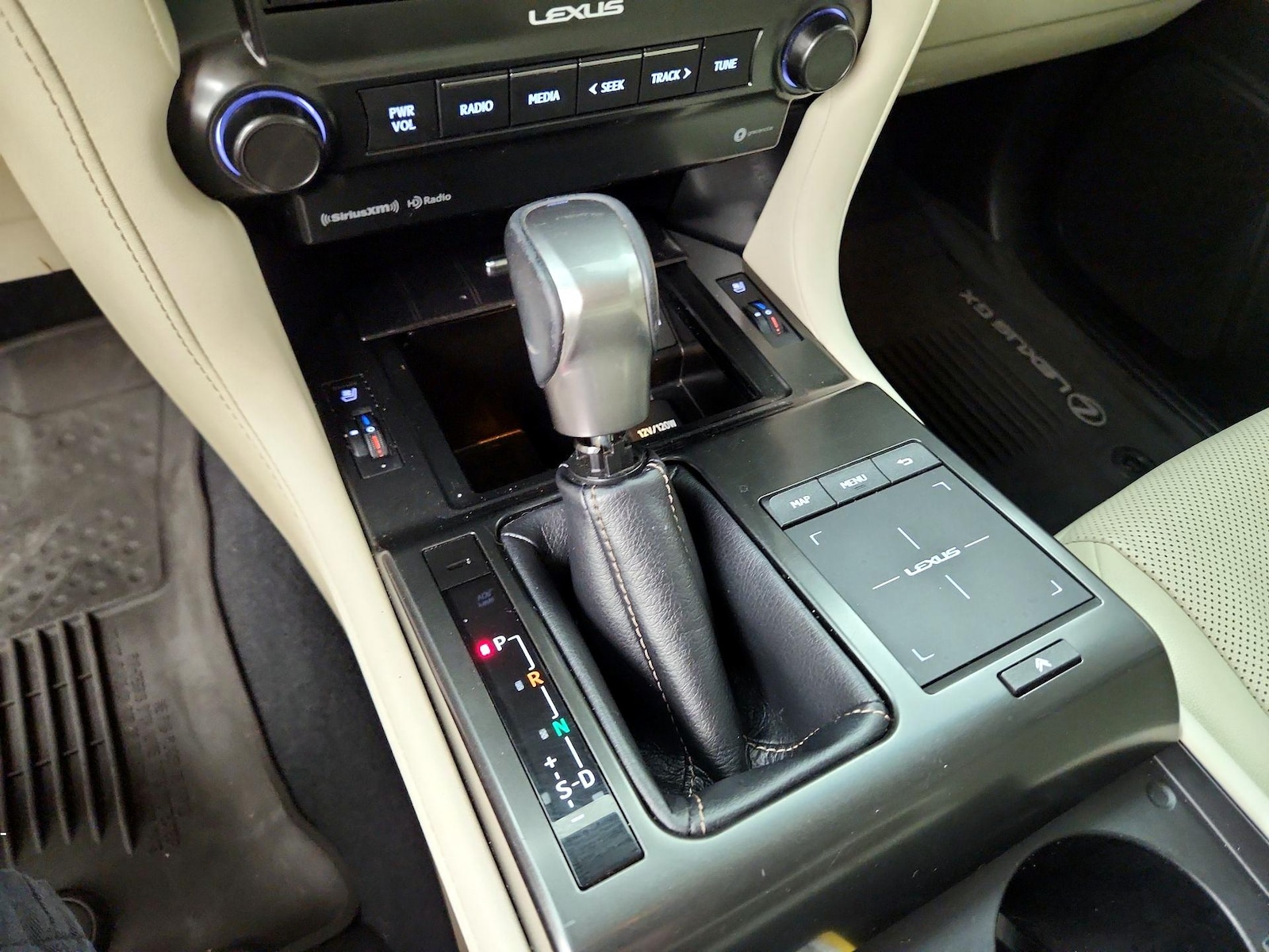 2022 Lexus GX PREMIUM - Photo 19