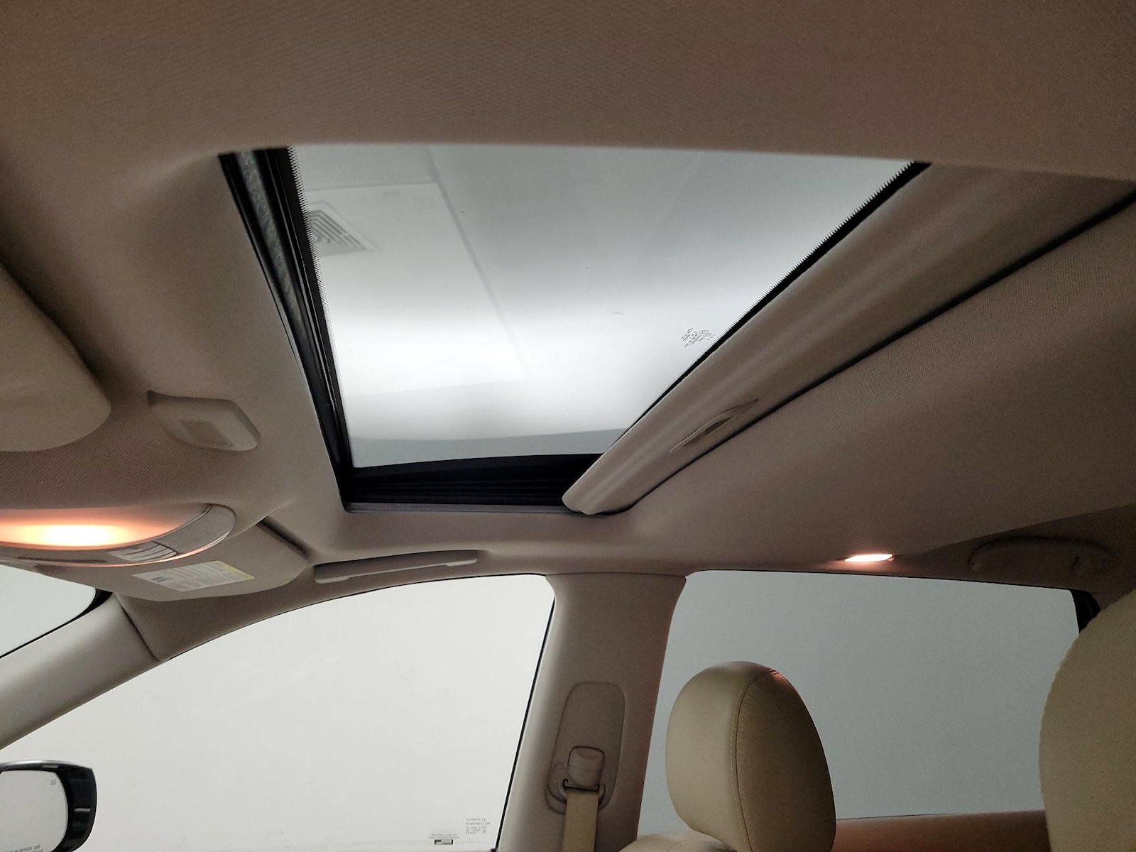 Sunroof(s) & Overhead Airbags