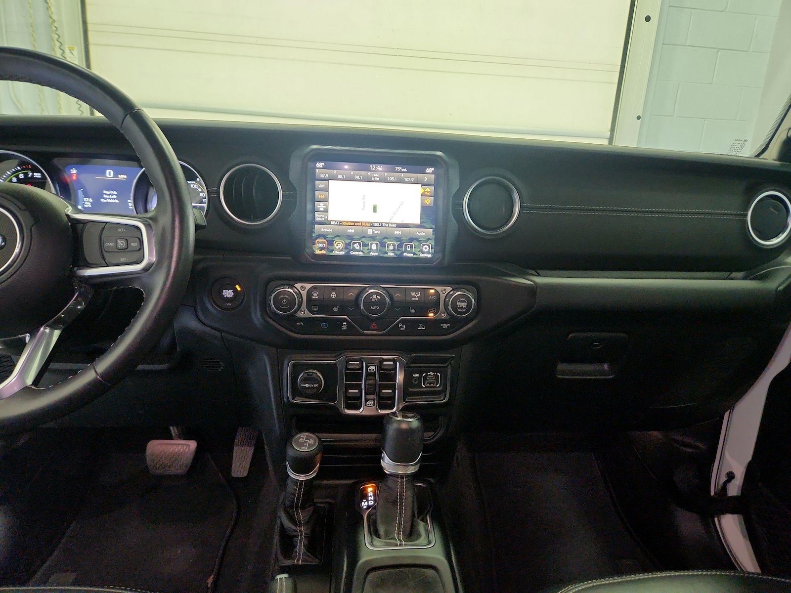 Apple CarPlay® & Android Auto™