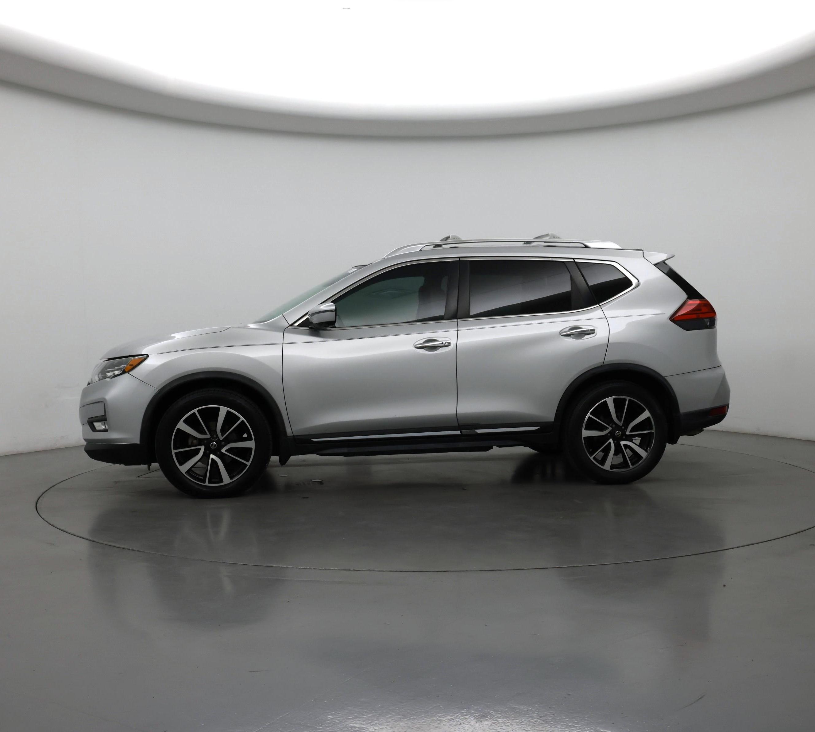 Thumbnail: 2017 Nissan Rogue - 3