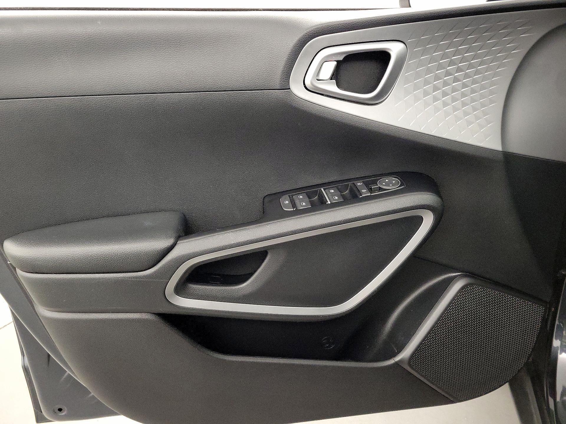 Thumbnail: 2020 Kia Soul - 12