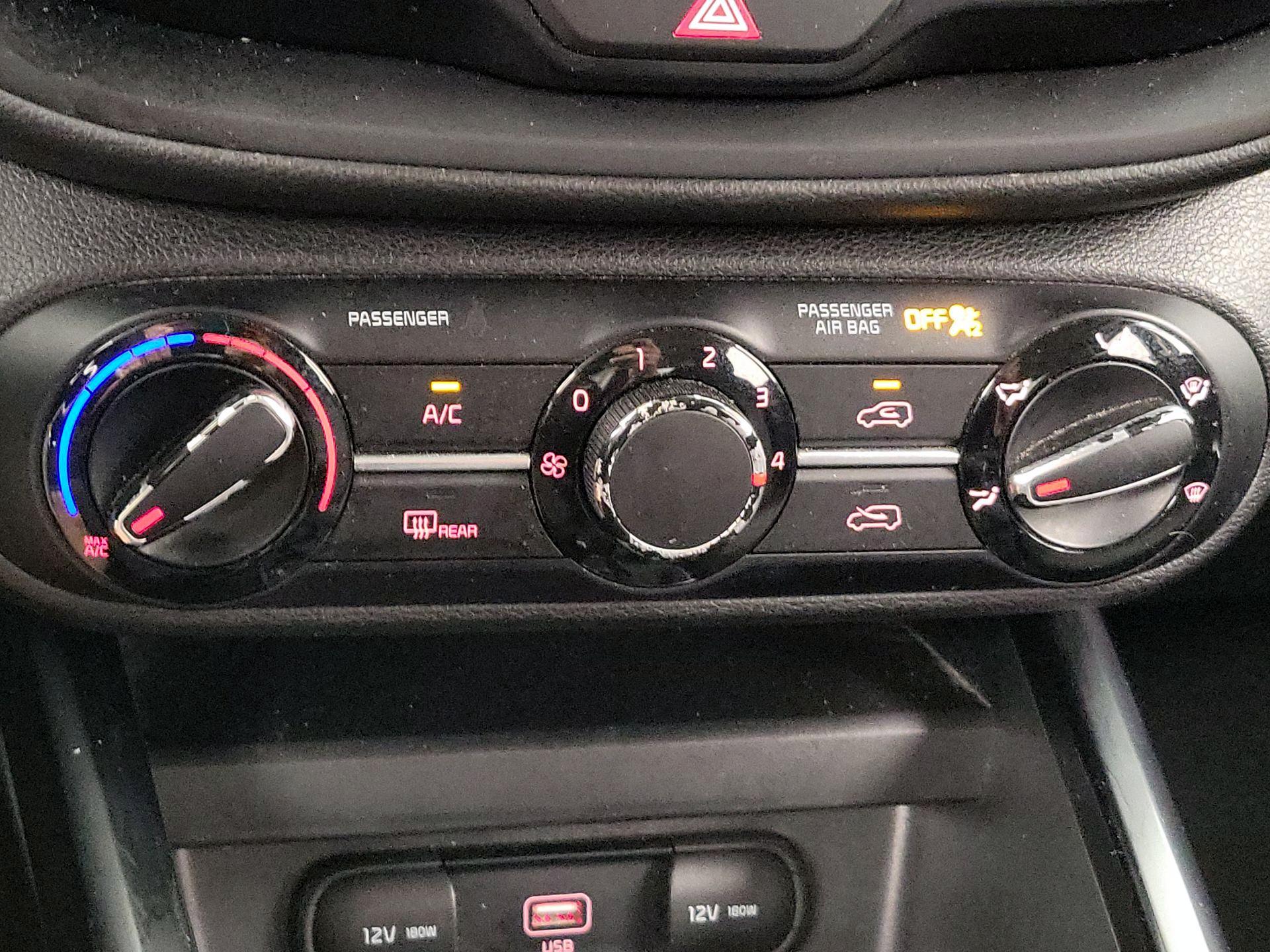 Thumbnail: 2020 Kia Soul - 16