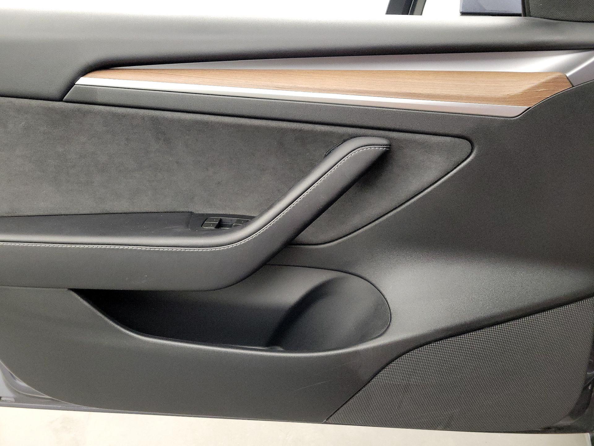 Thumbnail: 2023 Tesla Model 3 - 12