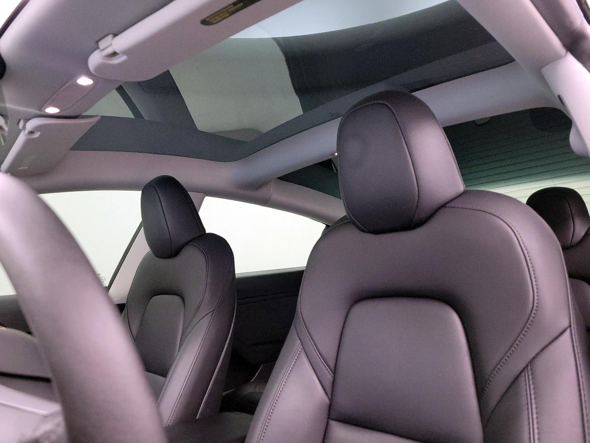 Thumbnail: 2023 Tesla Model 3 - 19