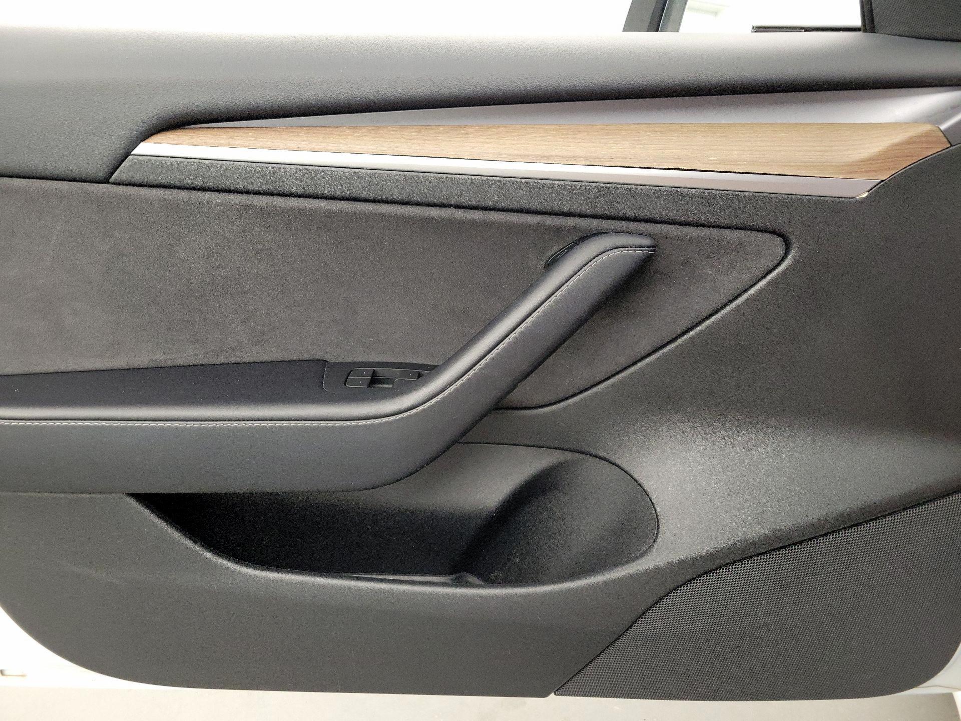 Thumbnail: 2023 Tesla Model 3 - 12