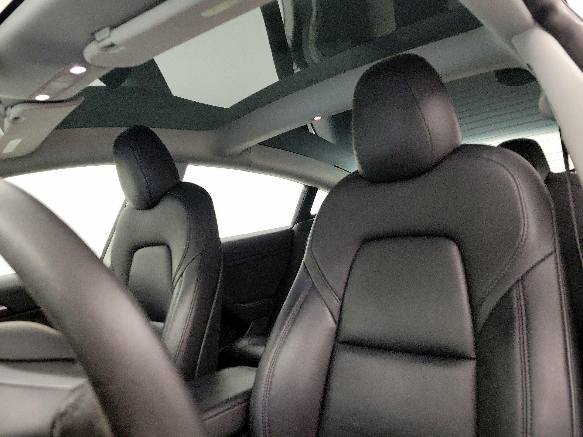 Thumbnail: 2023 Tesla Model 3 - 19